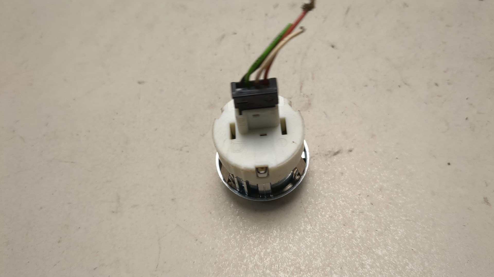 Кнопка запуска двигателя