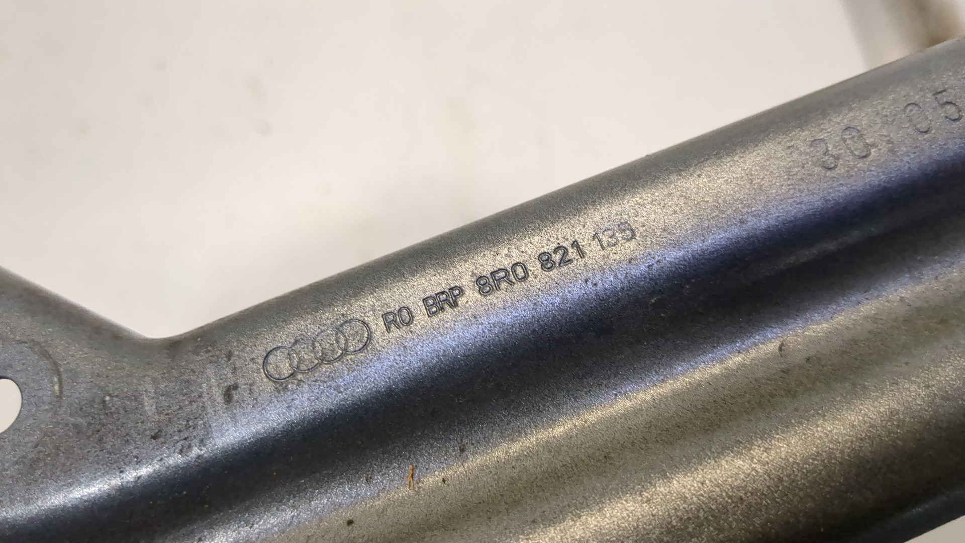 Кронштейн крепления крыла