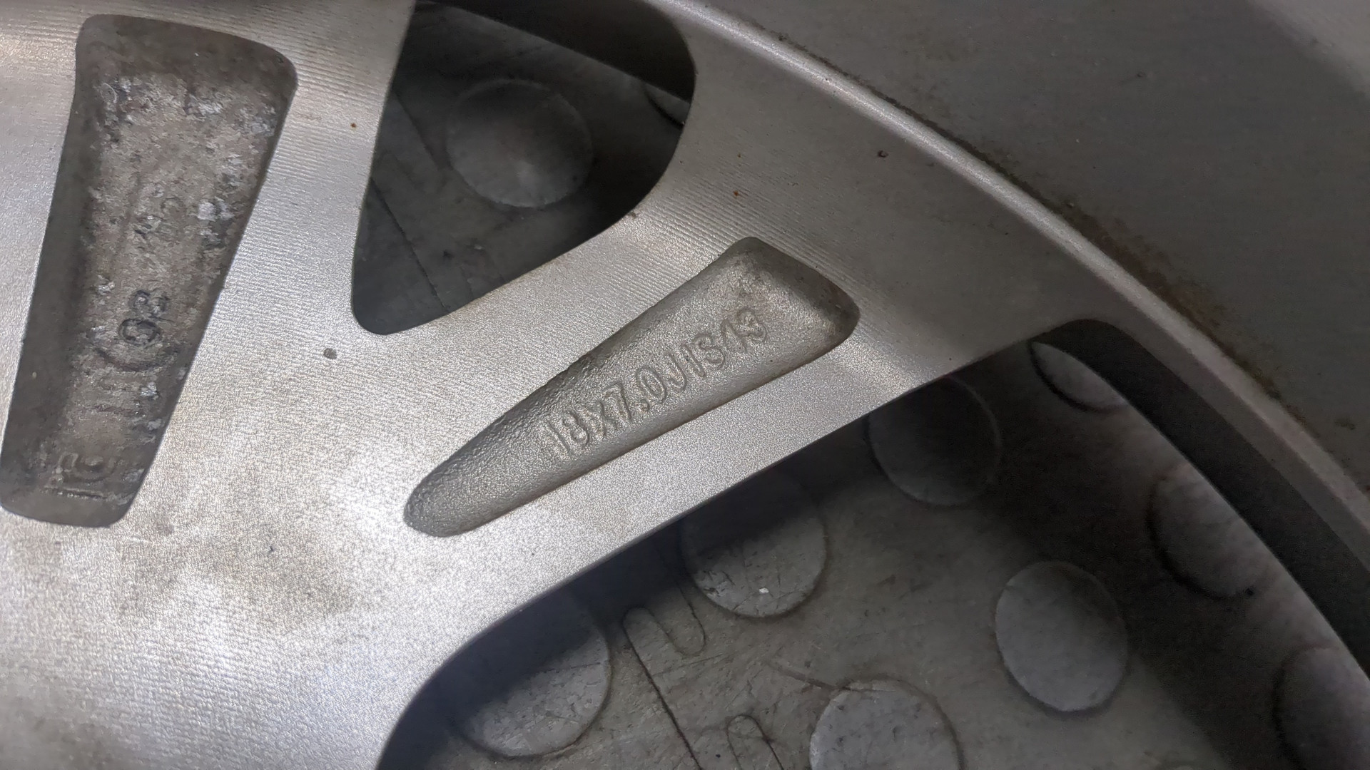 Диск колесный литой легкий сплав