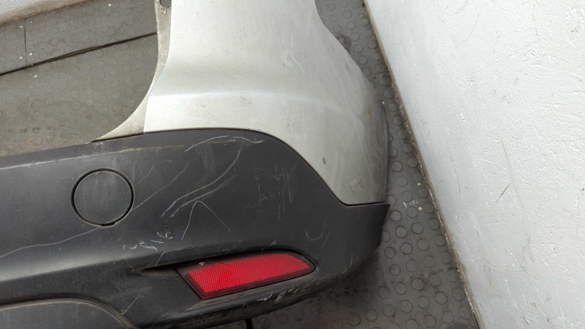 Бампер задний