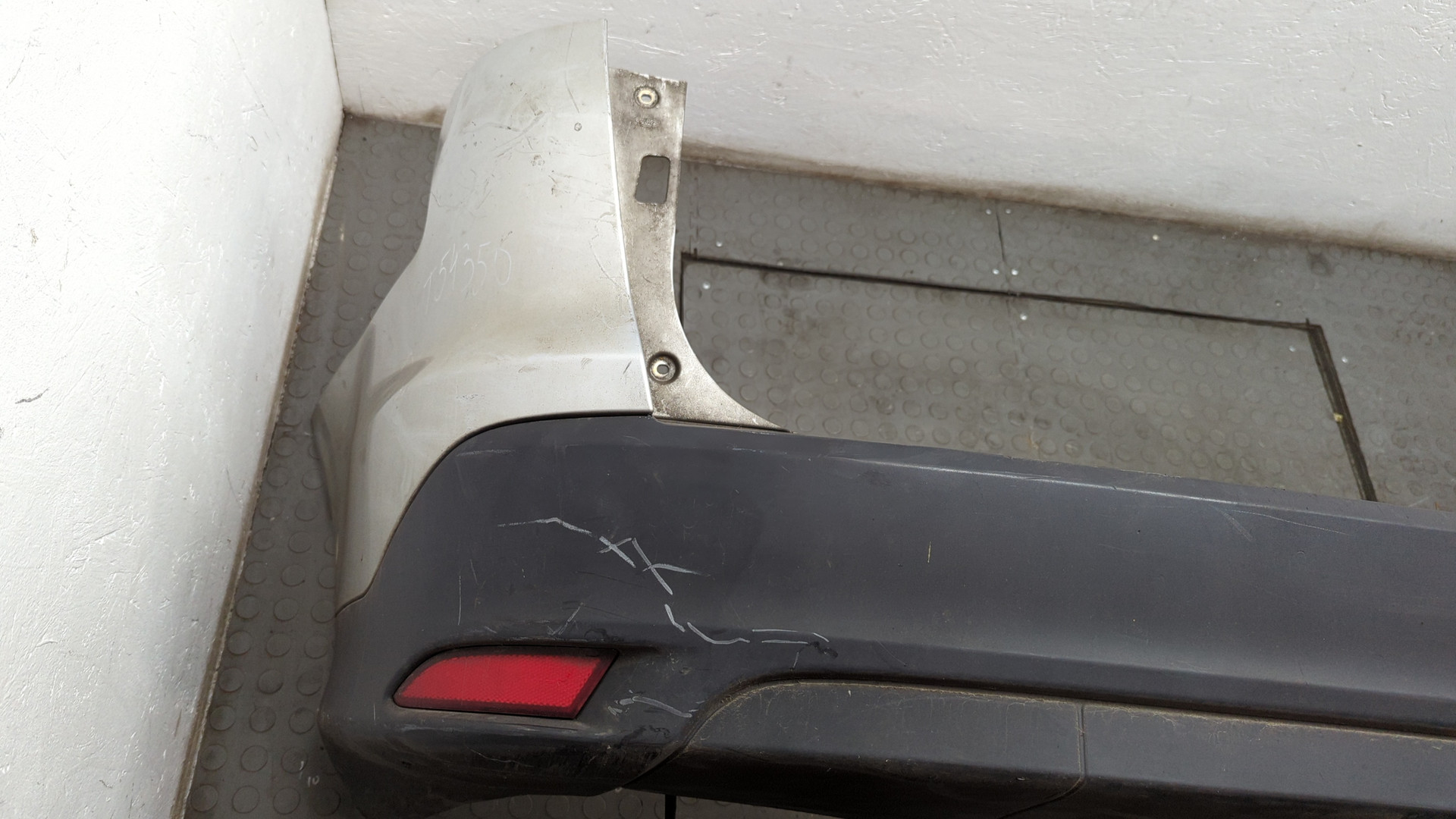 Бампер задний