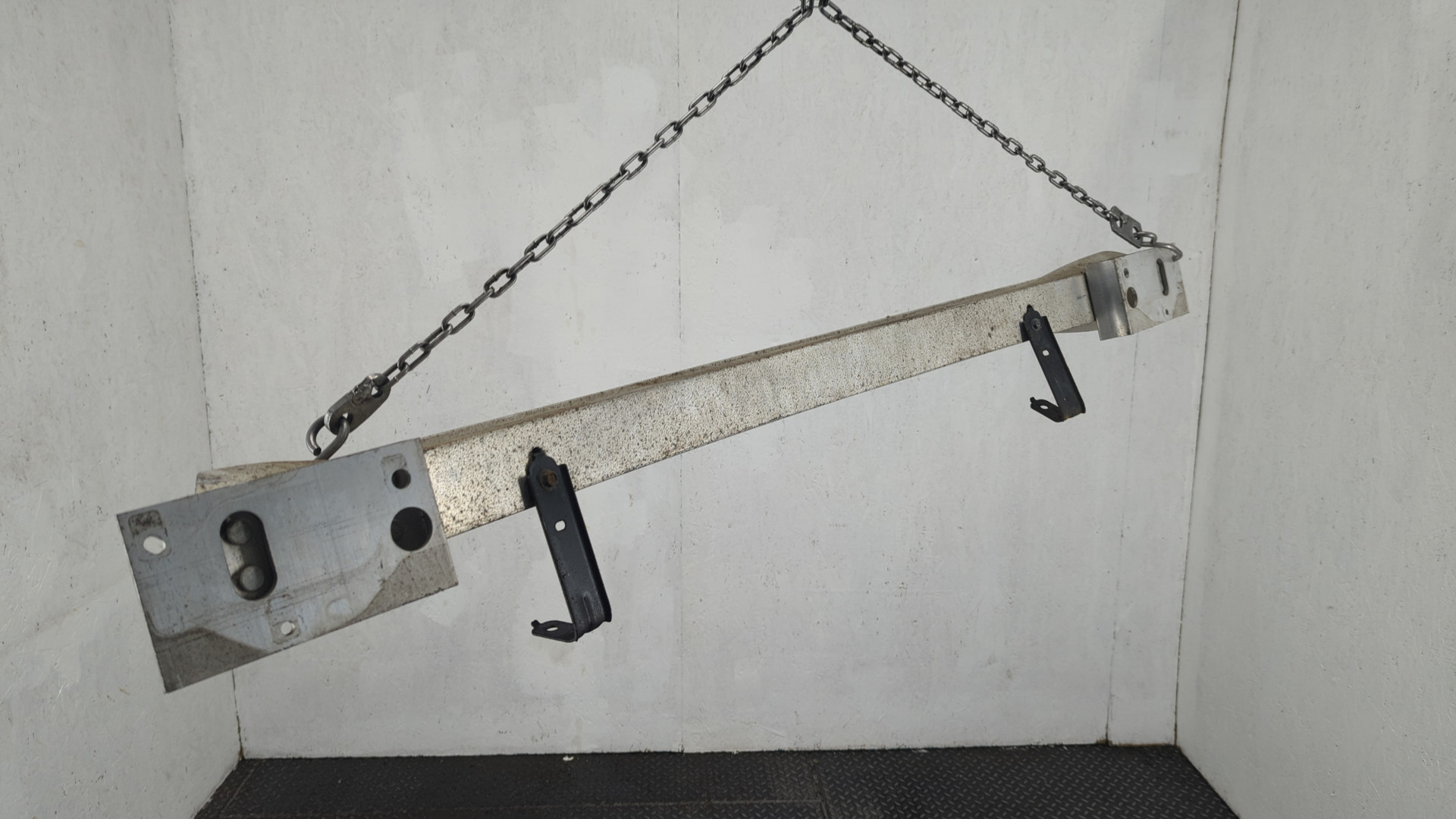 Усилитель заднего бампера