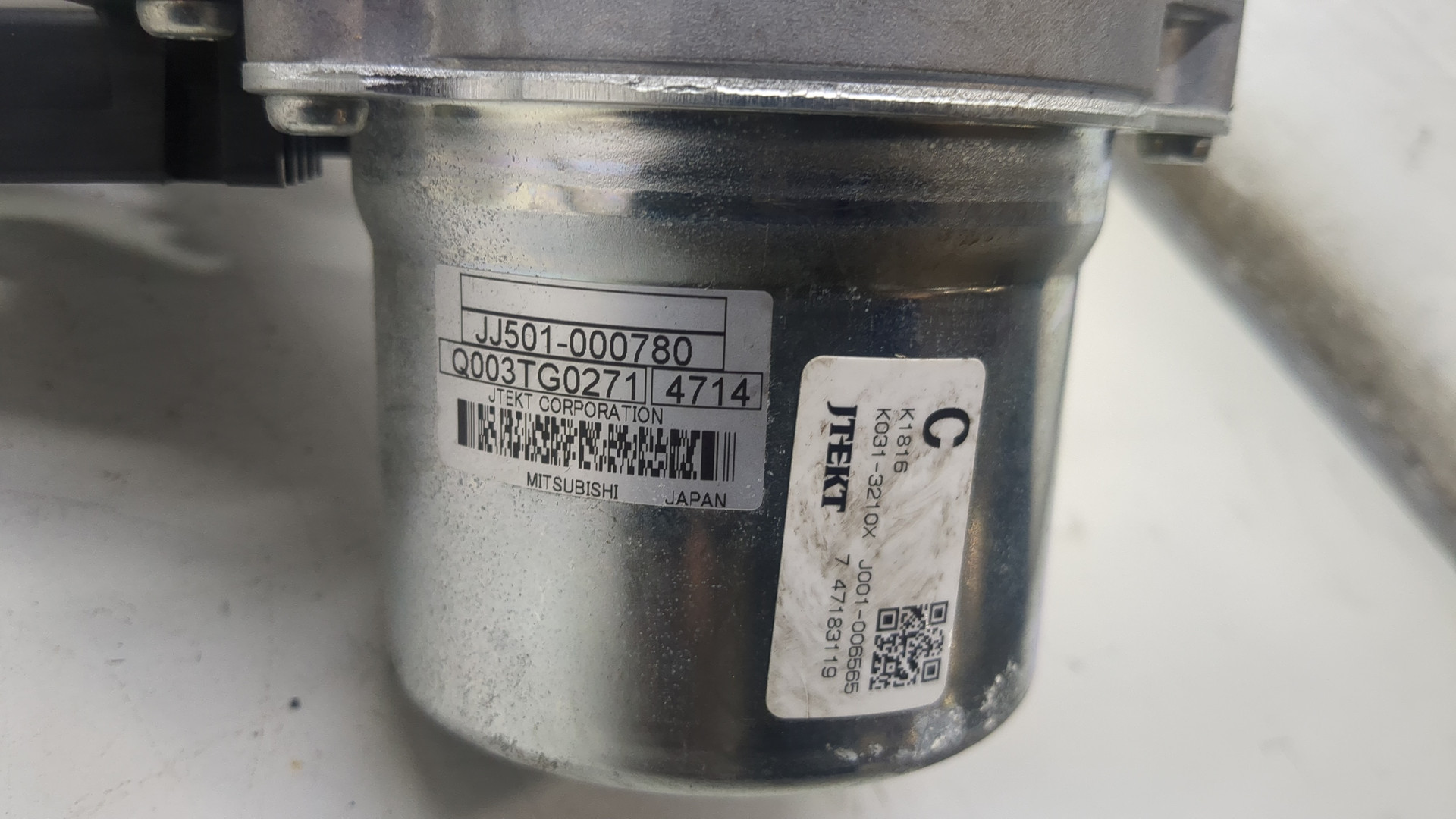 Серводвигатель рулевой рейки