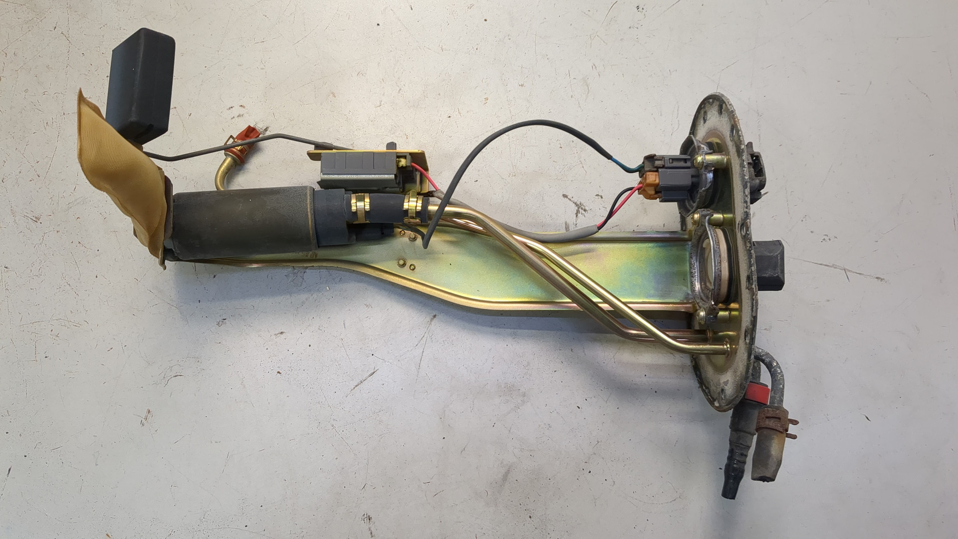 Насос топливный электрический