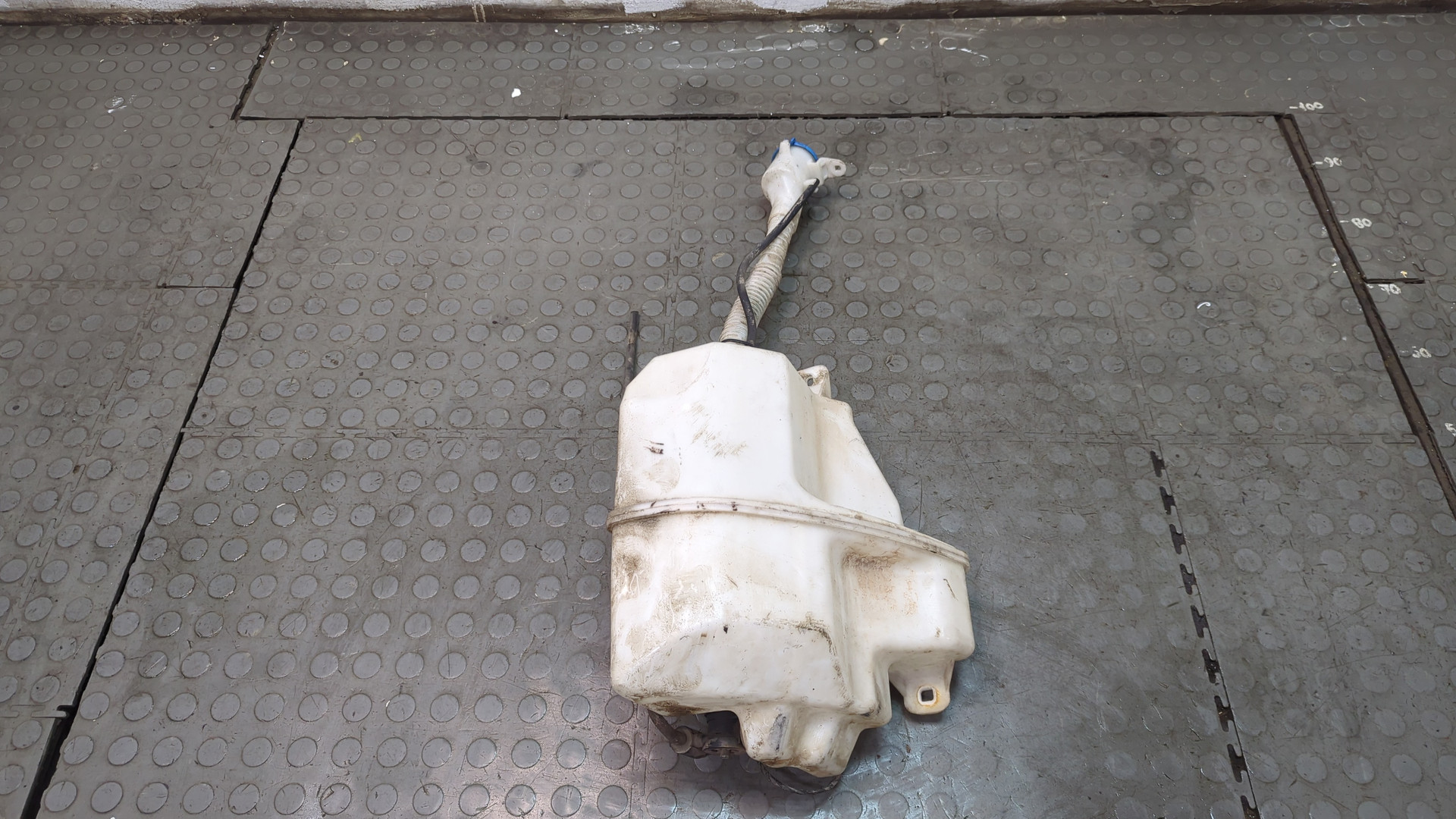 Бачок омывателя лобового стекла