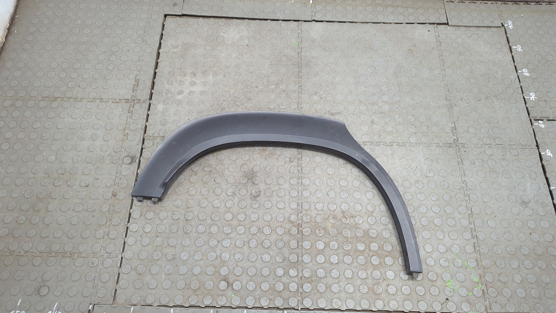 Молдинг заднего крыла правого