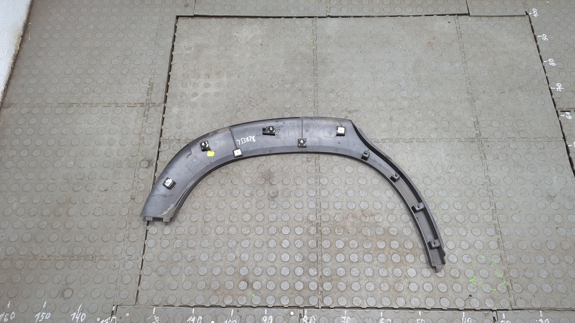 Накладка заднего крыла левого