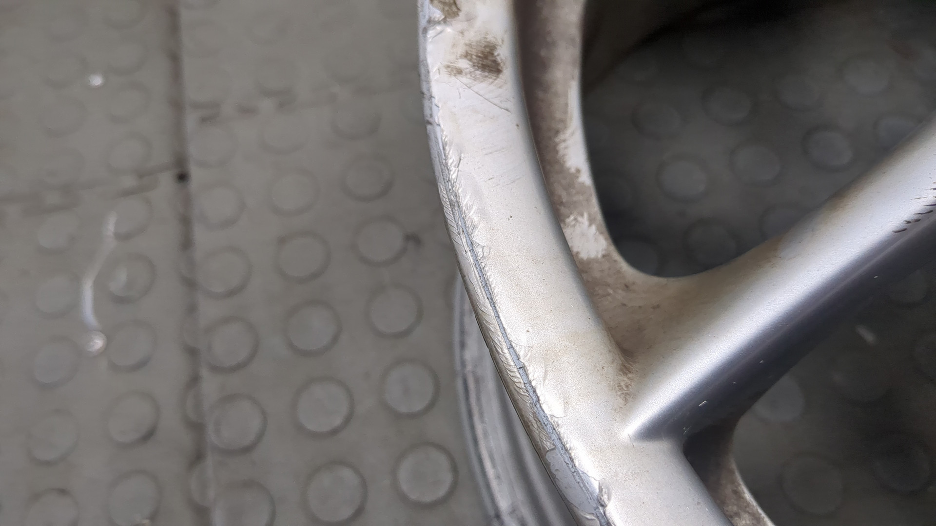 Диск колесный литой легкий сплав