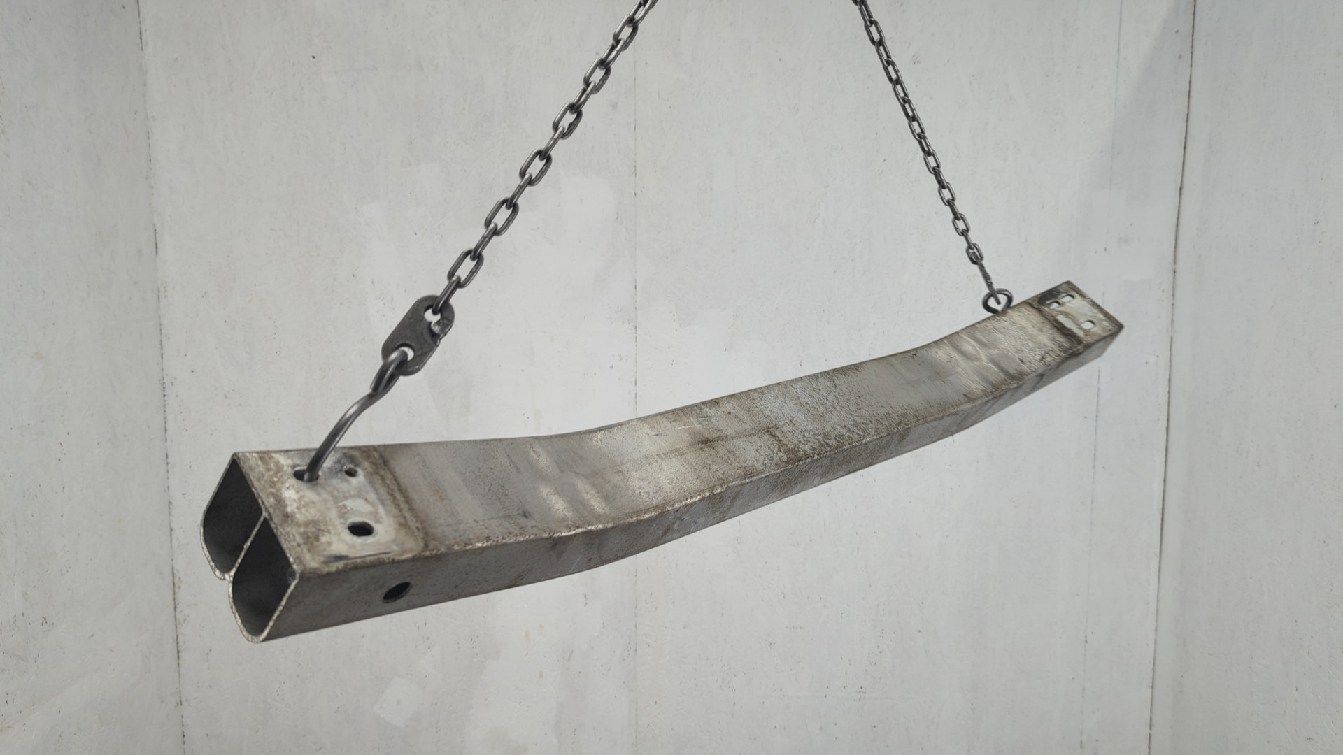 Усилитель переднего бампера