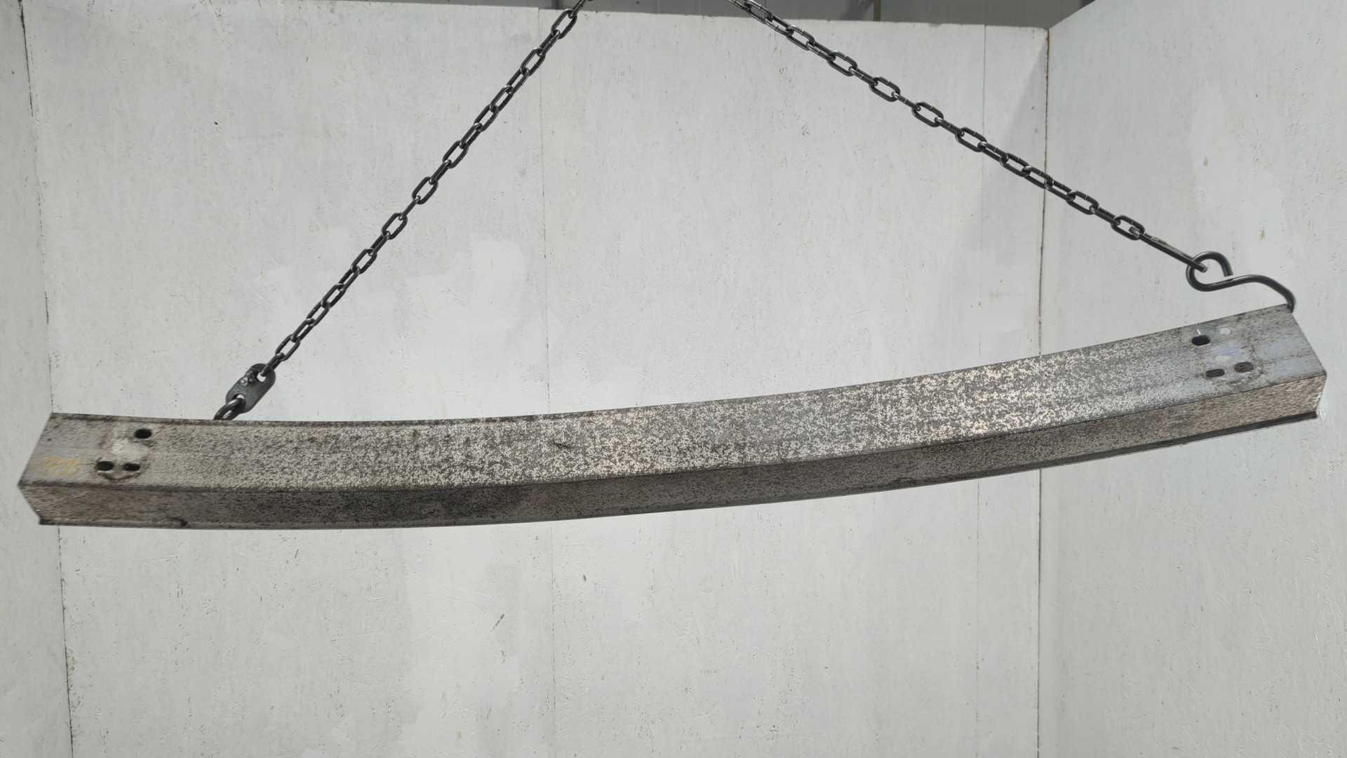 Усилитель заднего бампера