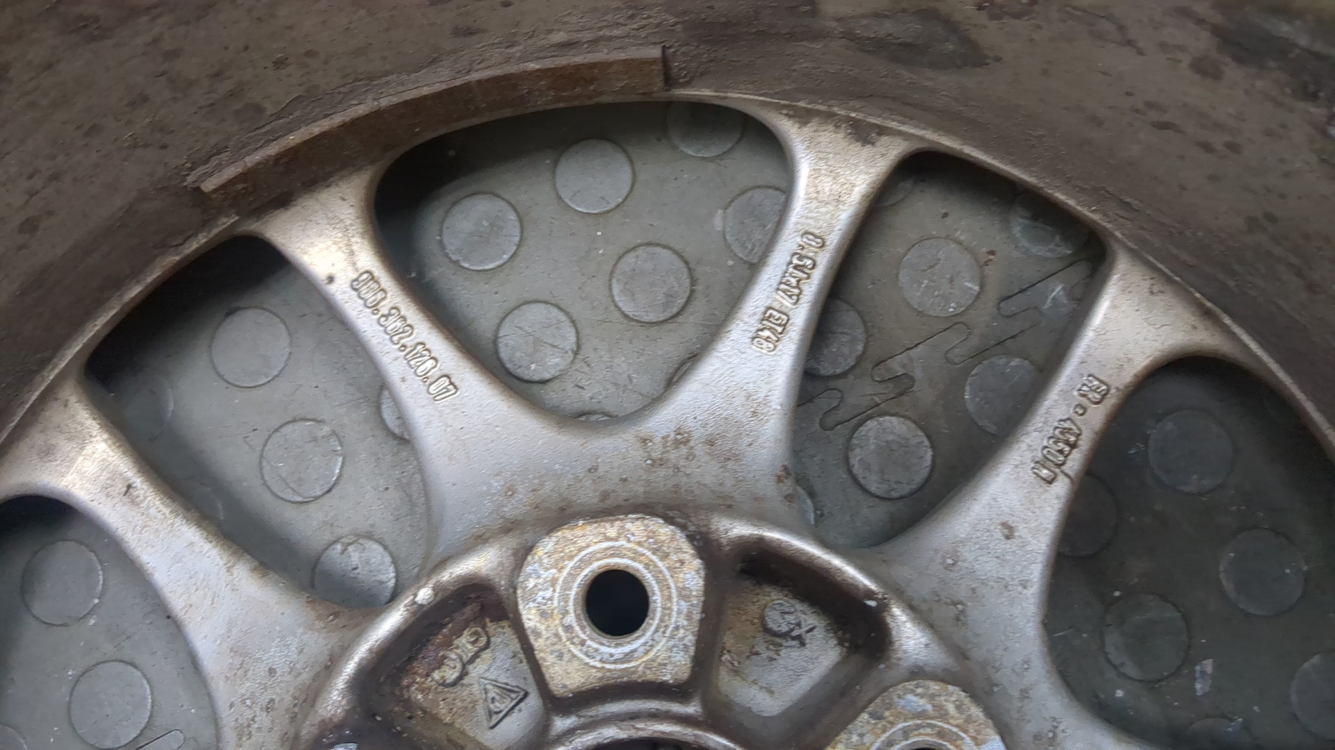 Диск колесный литой легкий сплав