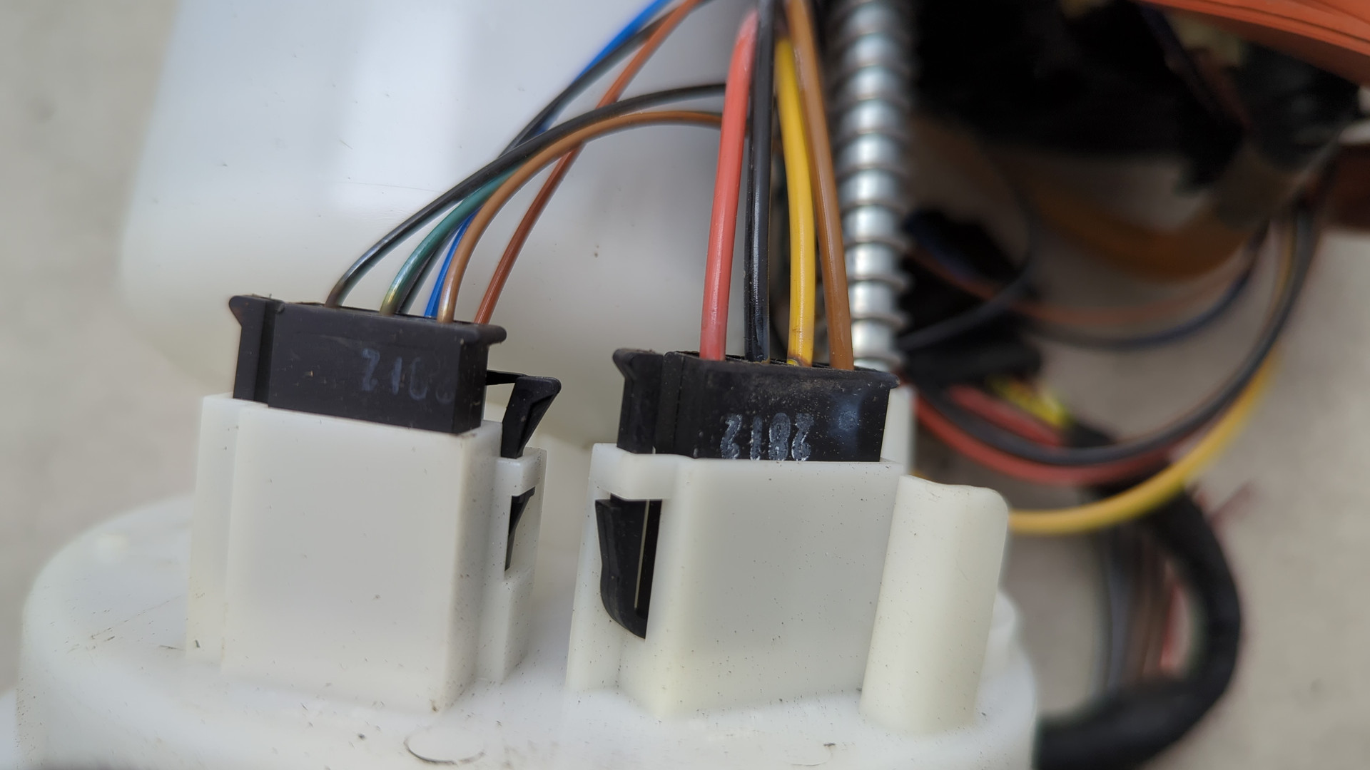 Насос топливный электрический