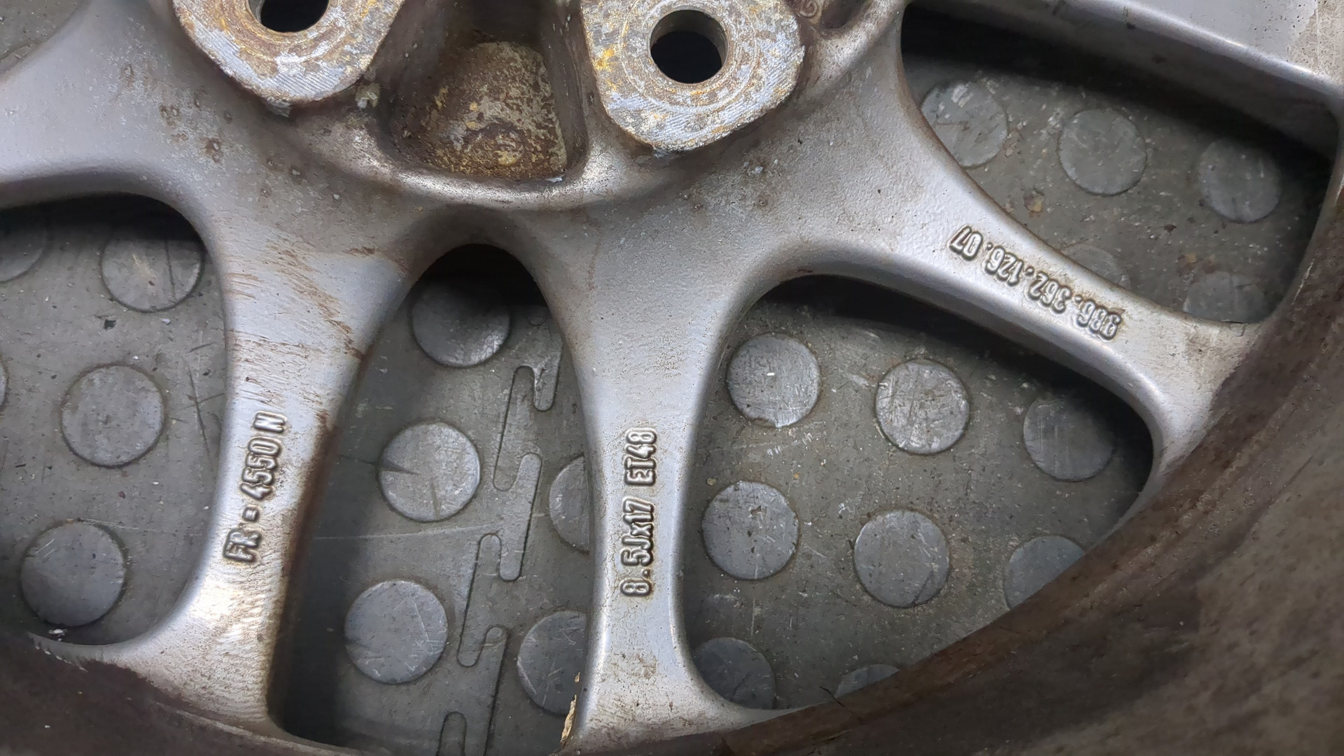 Диск колесный литой легкий сплав