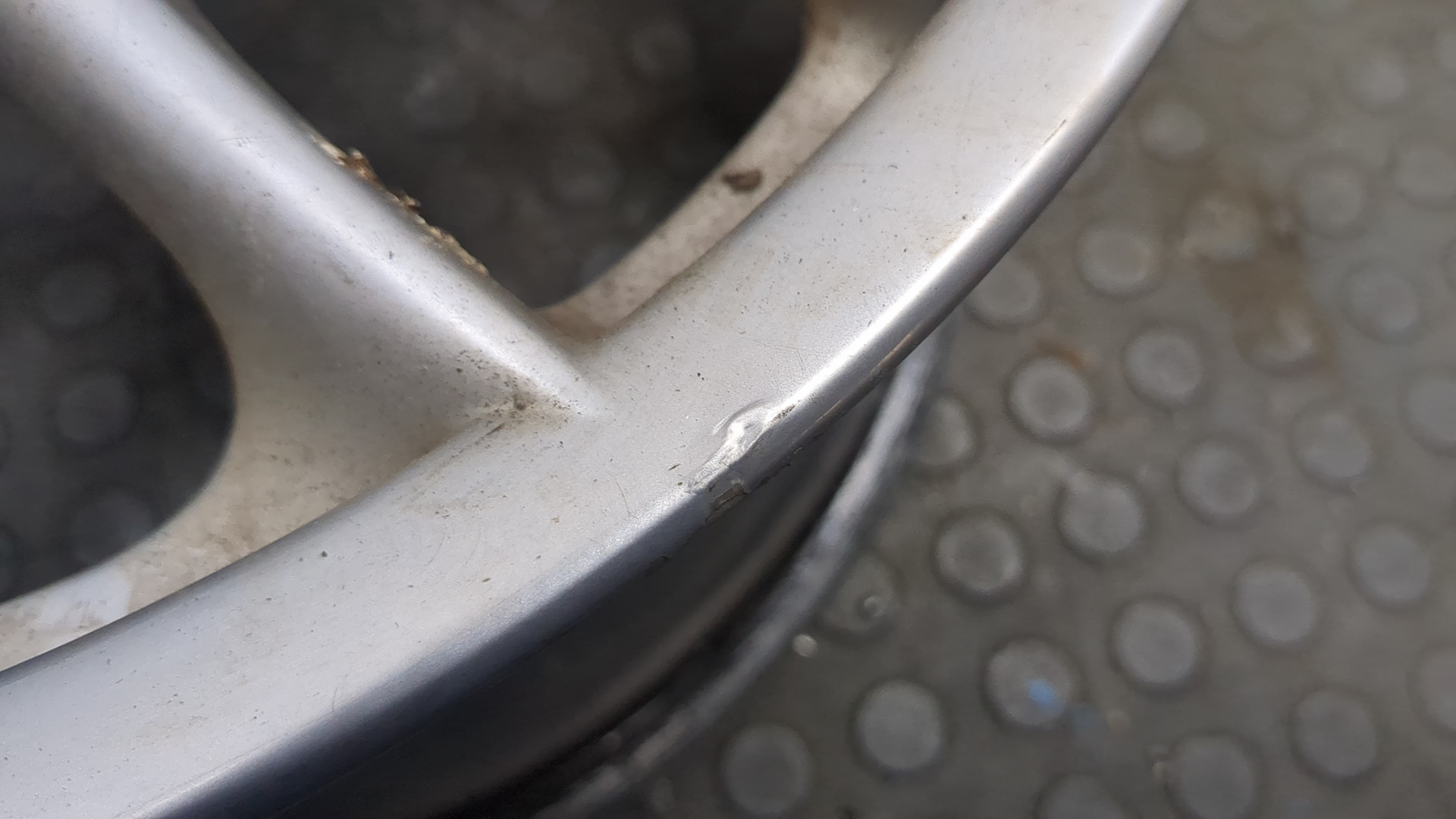 Диск колесный литой легкий сплав