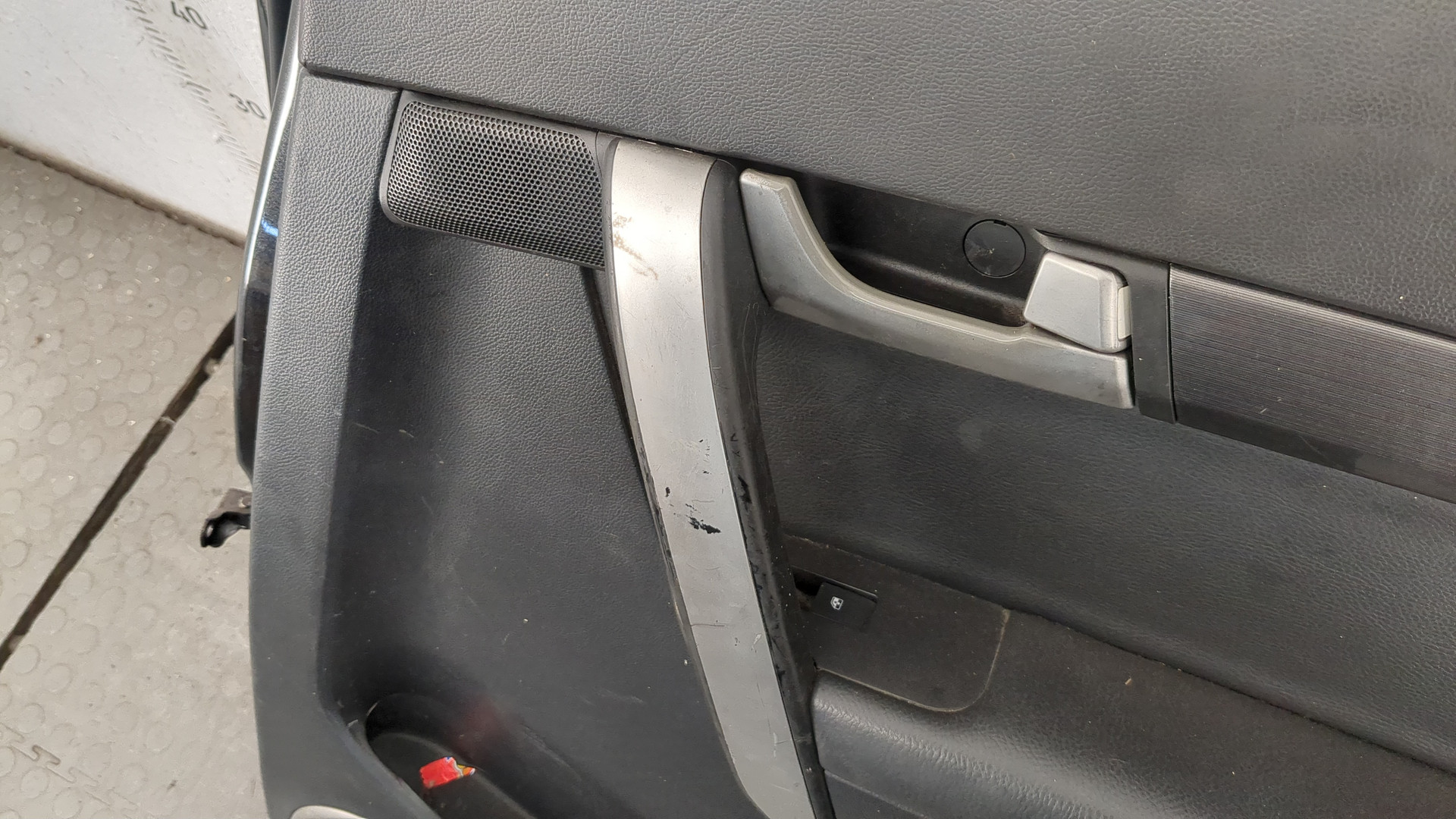 Дверь задняя правая