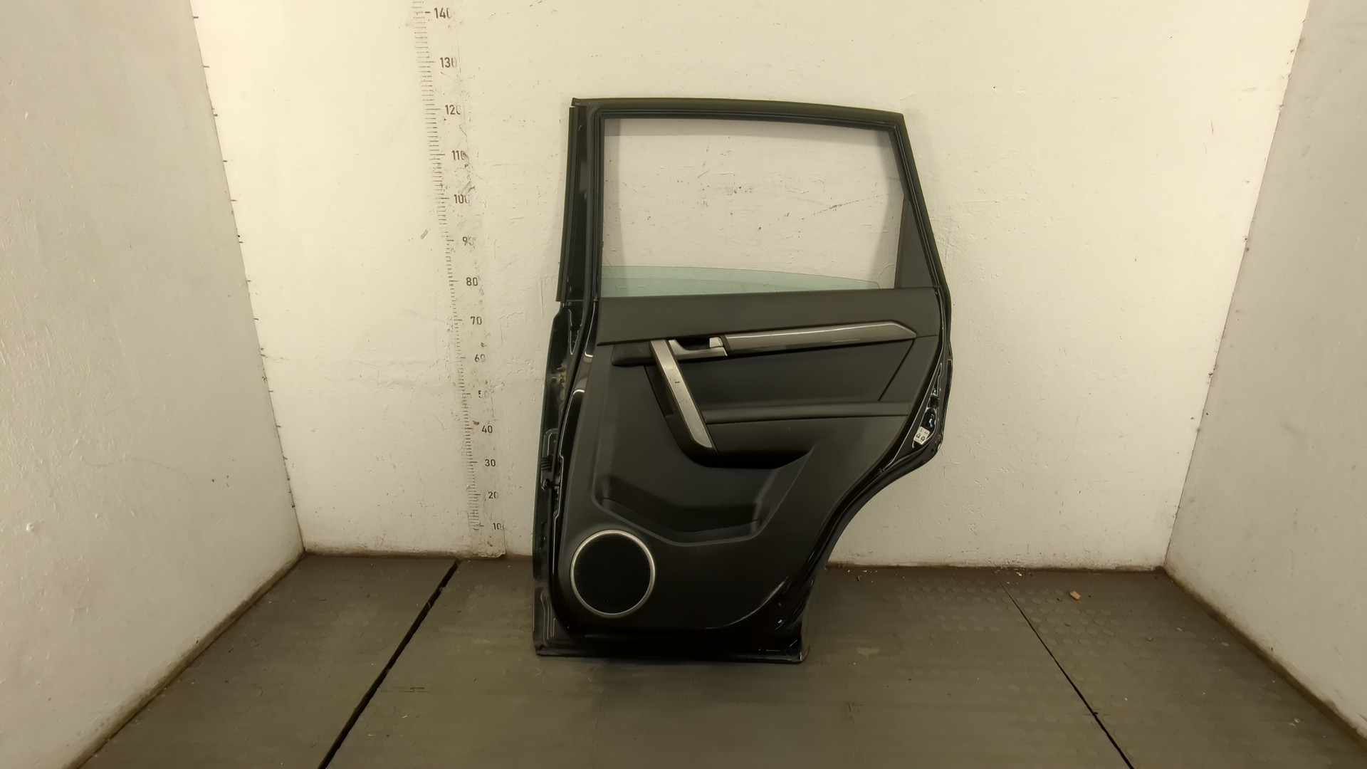 Дверь задняя правая