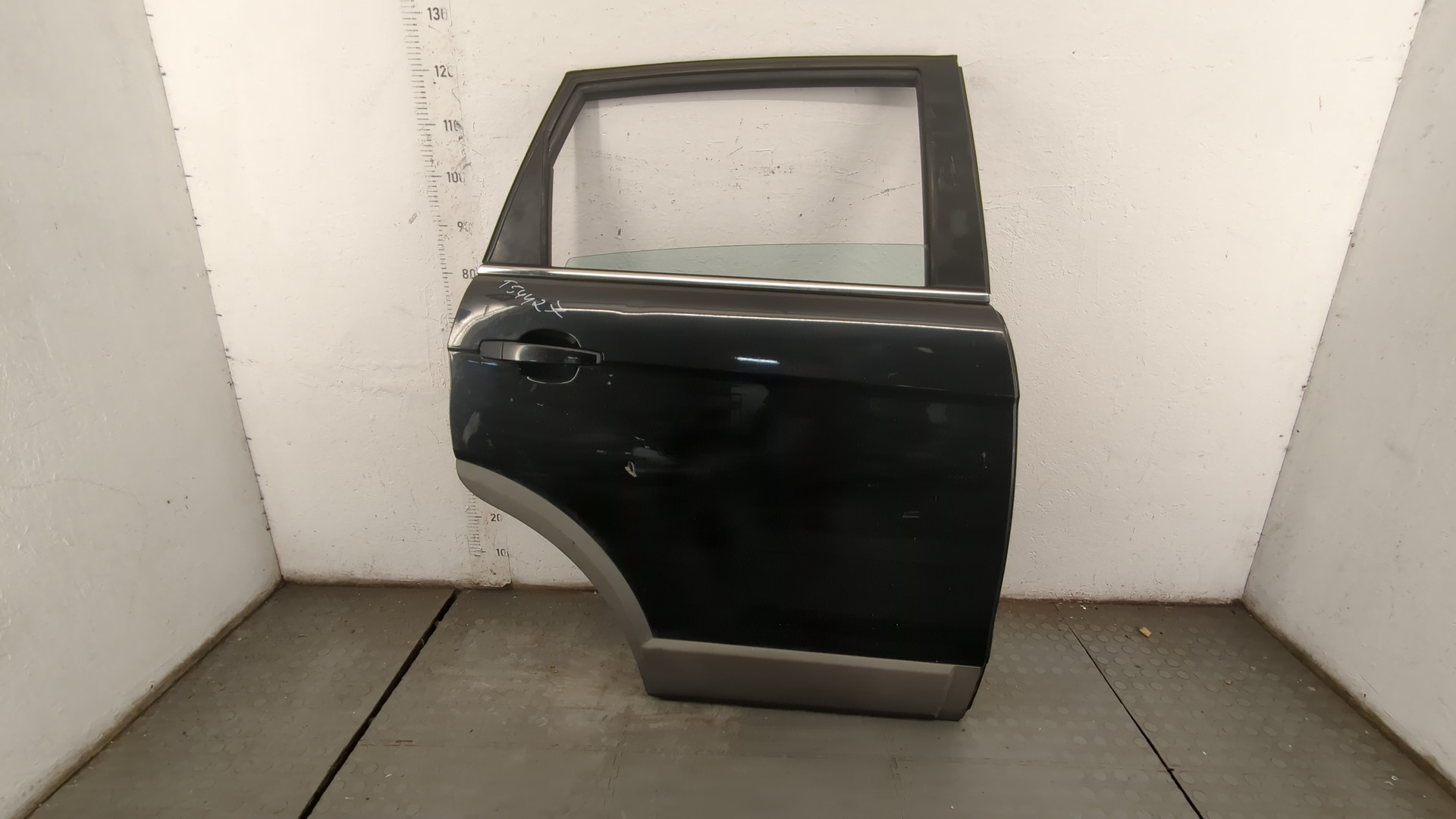 Дверь задняя правая