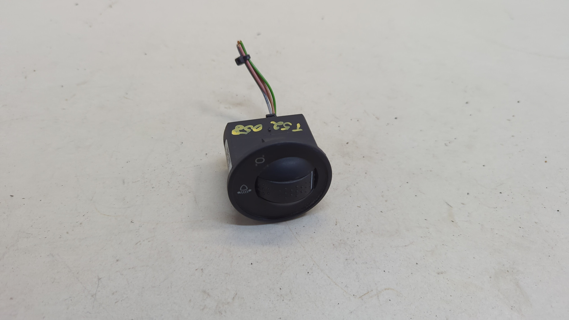 Кнопка корректора фар