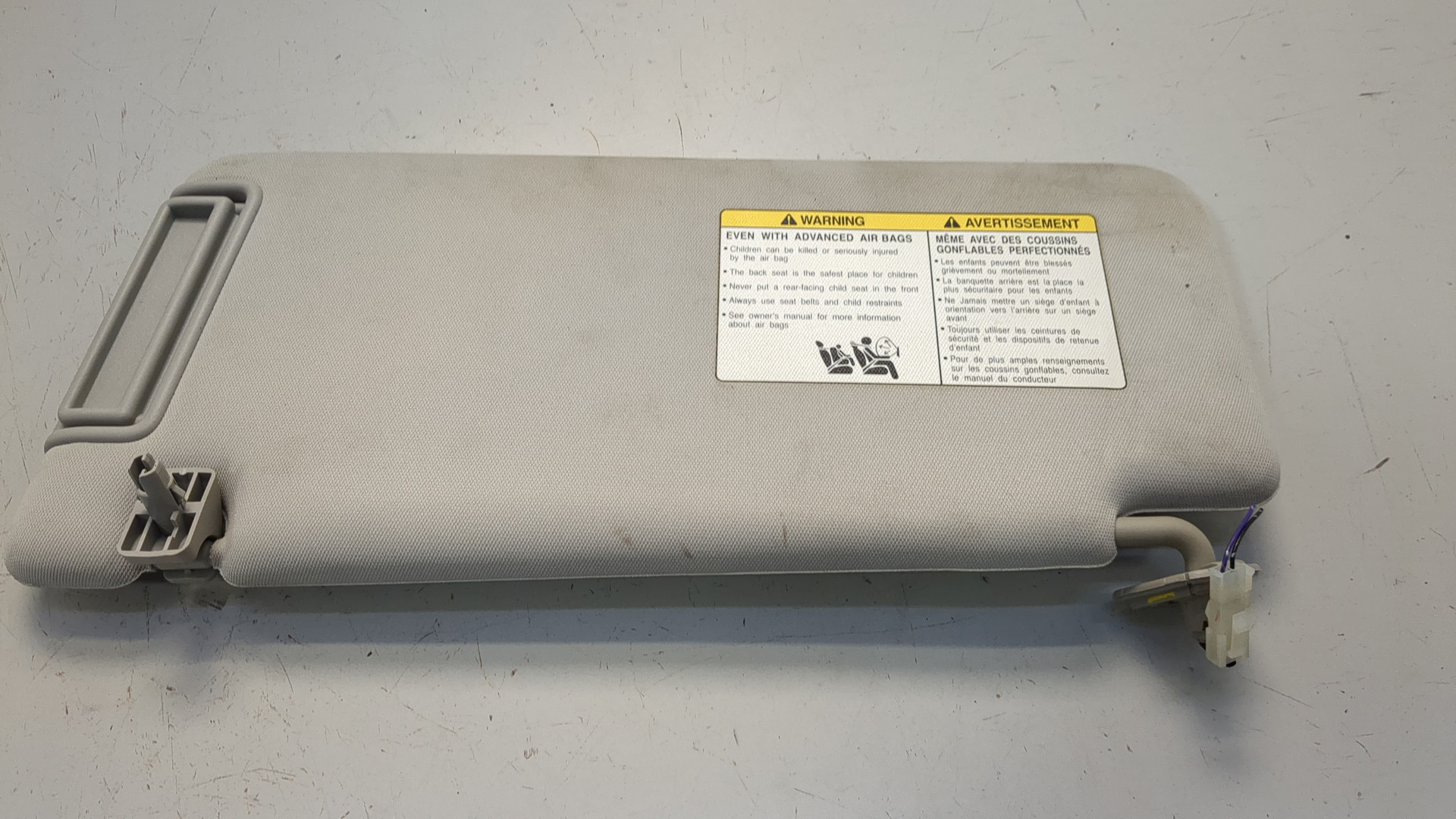 Козырек солнцезащитный