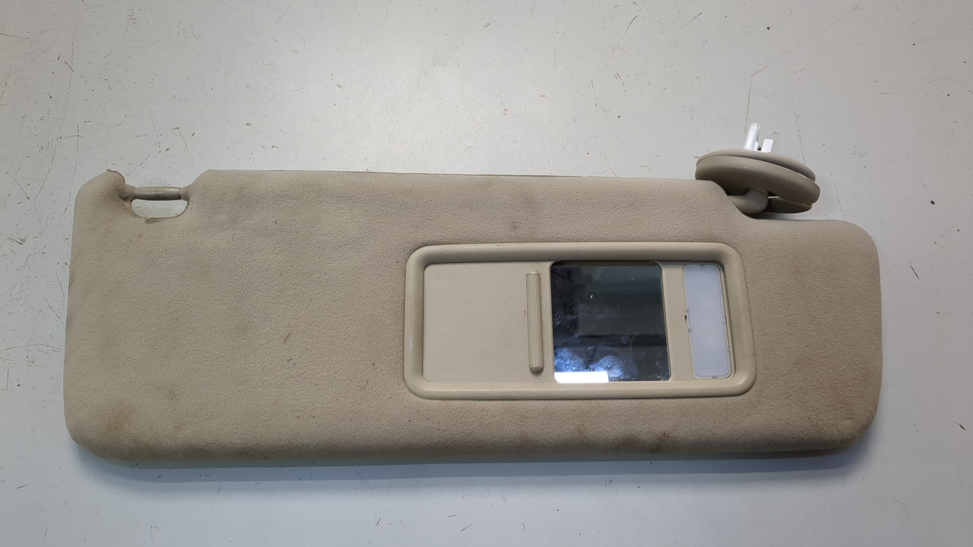 Козырек солнцезащитный