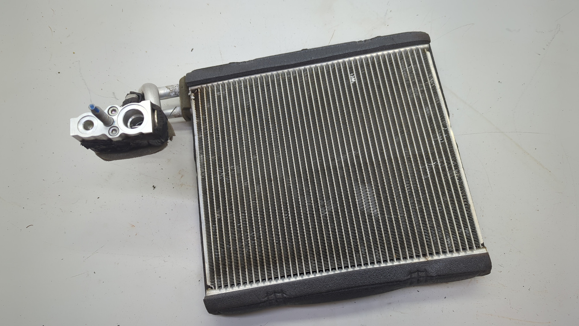 Радиатор кондиционера / конденсер