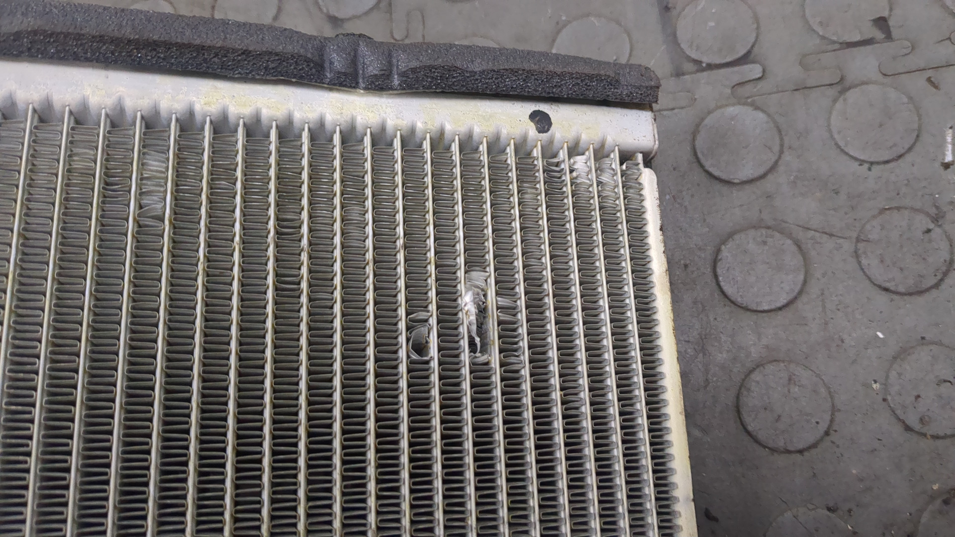 Радиатор кондиционера / конденсер