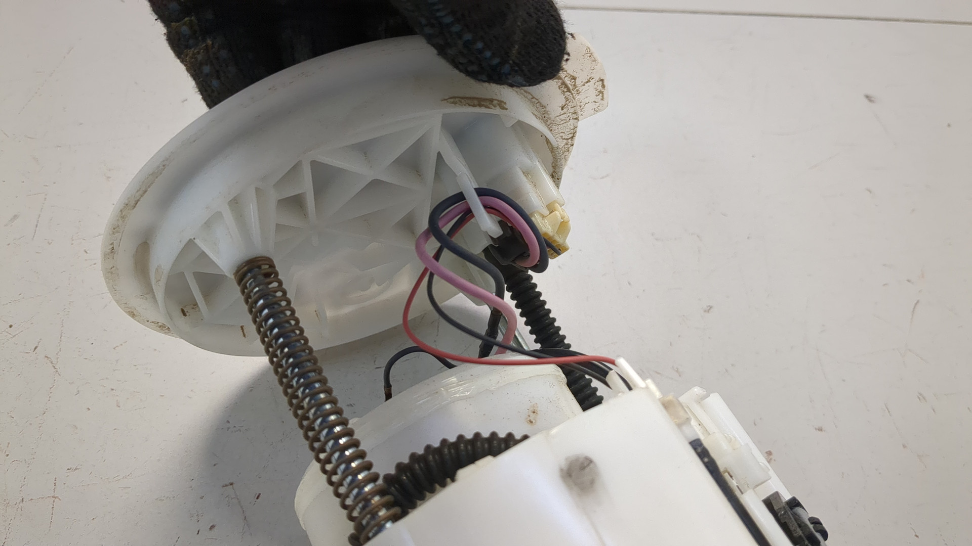 Насос топливный электрический