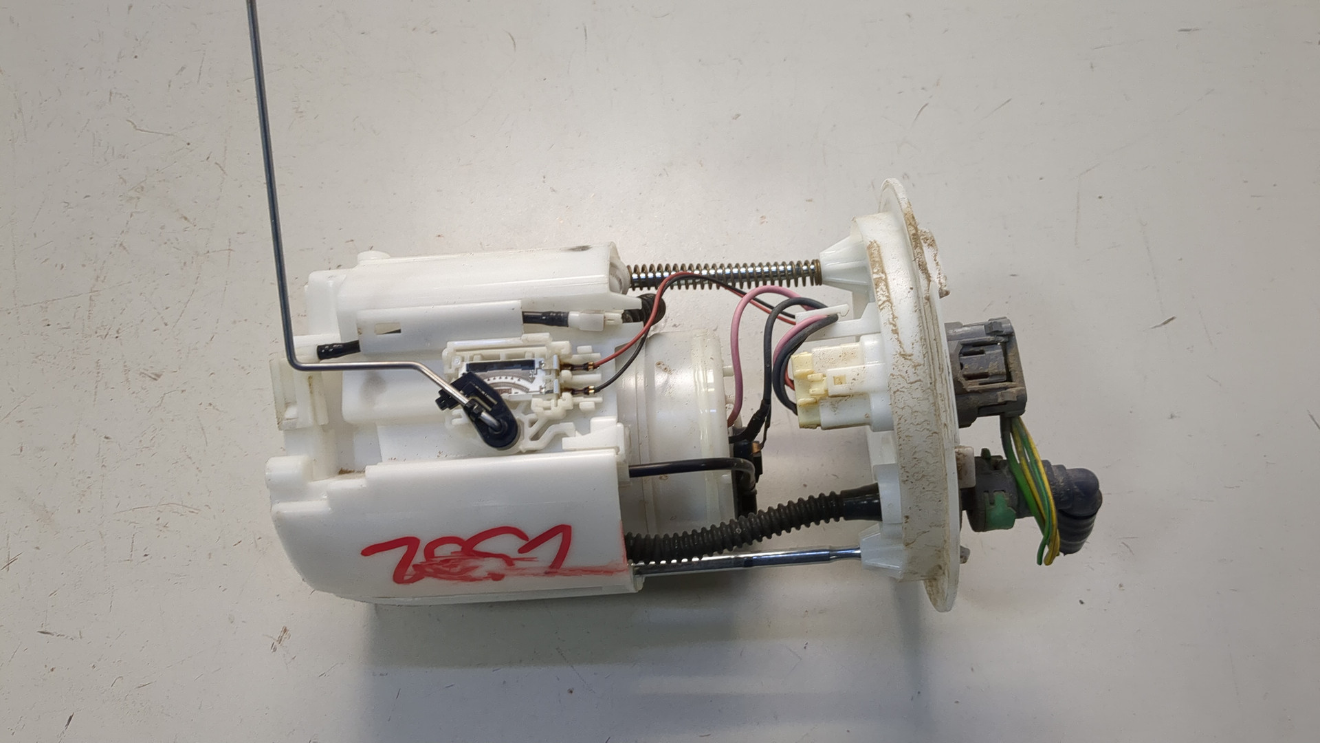 Насос топливный электрический