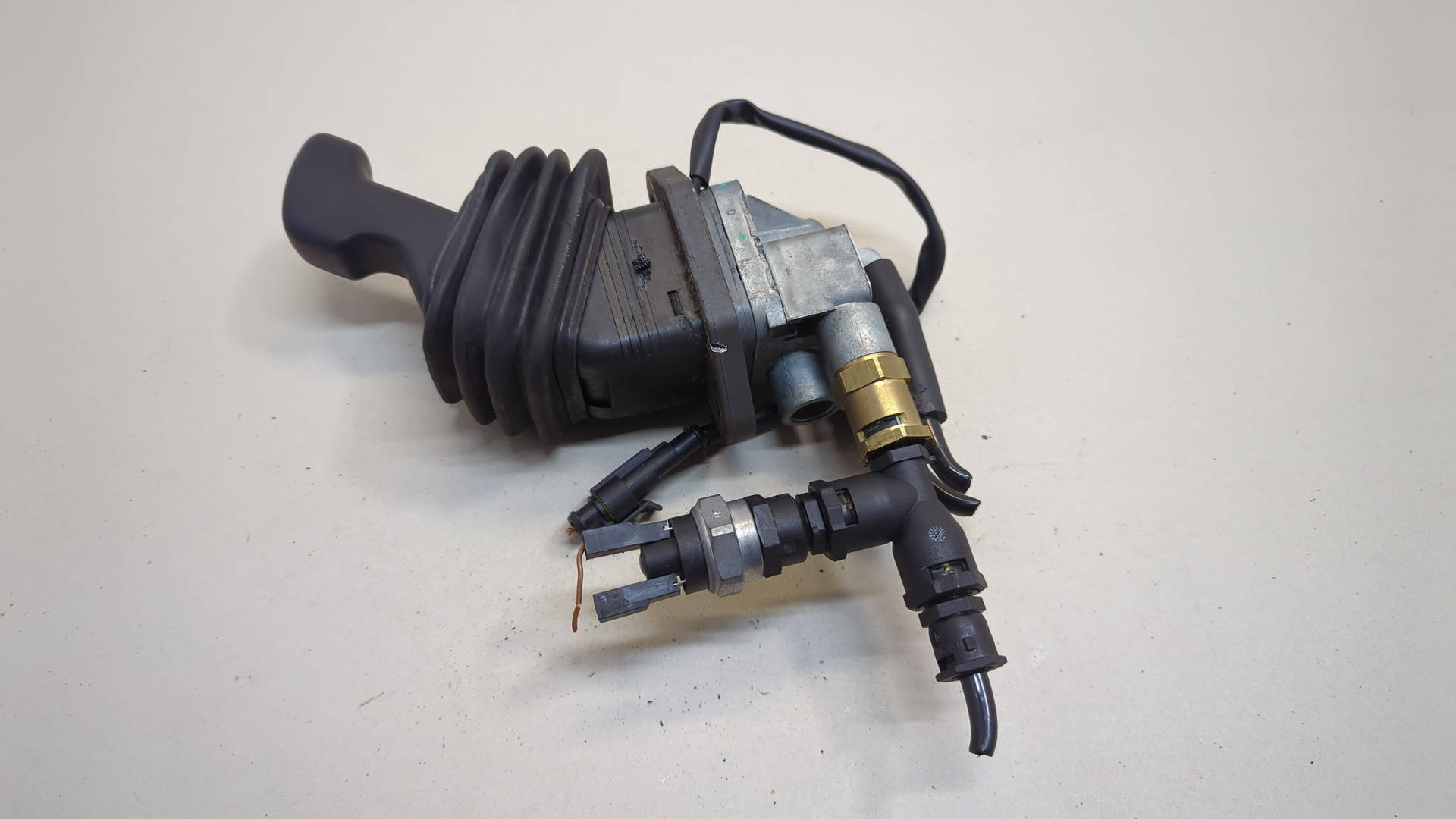 Рычаг стояночного тормоза