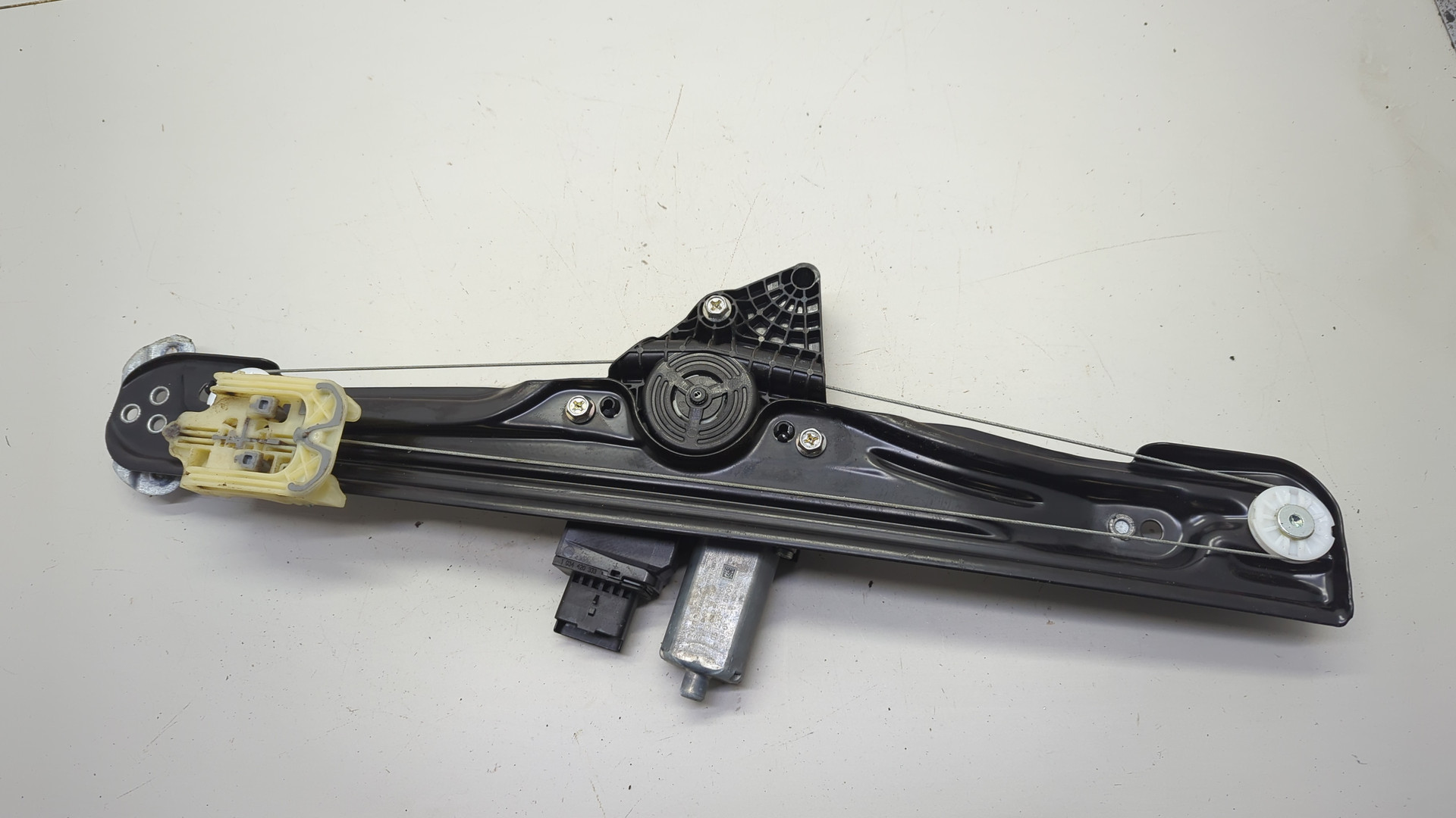 Стеклоподъемник электр. передний левый