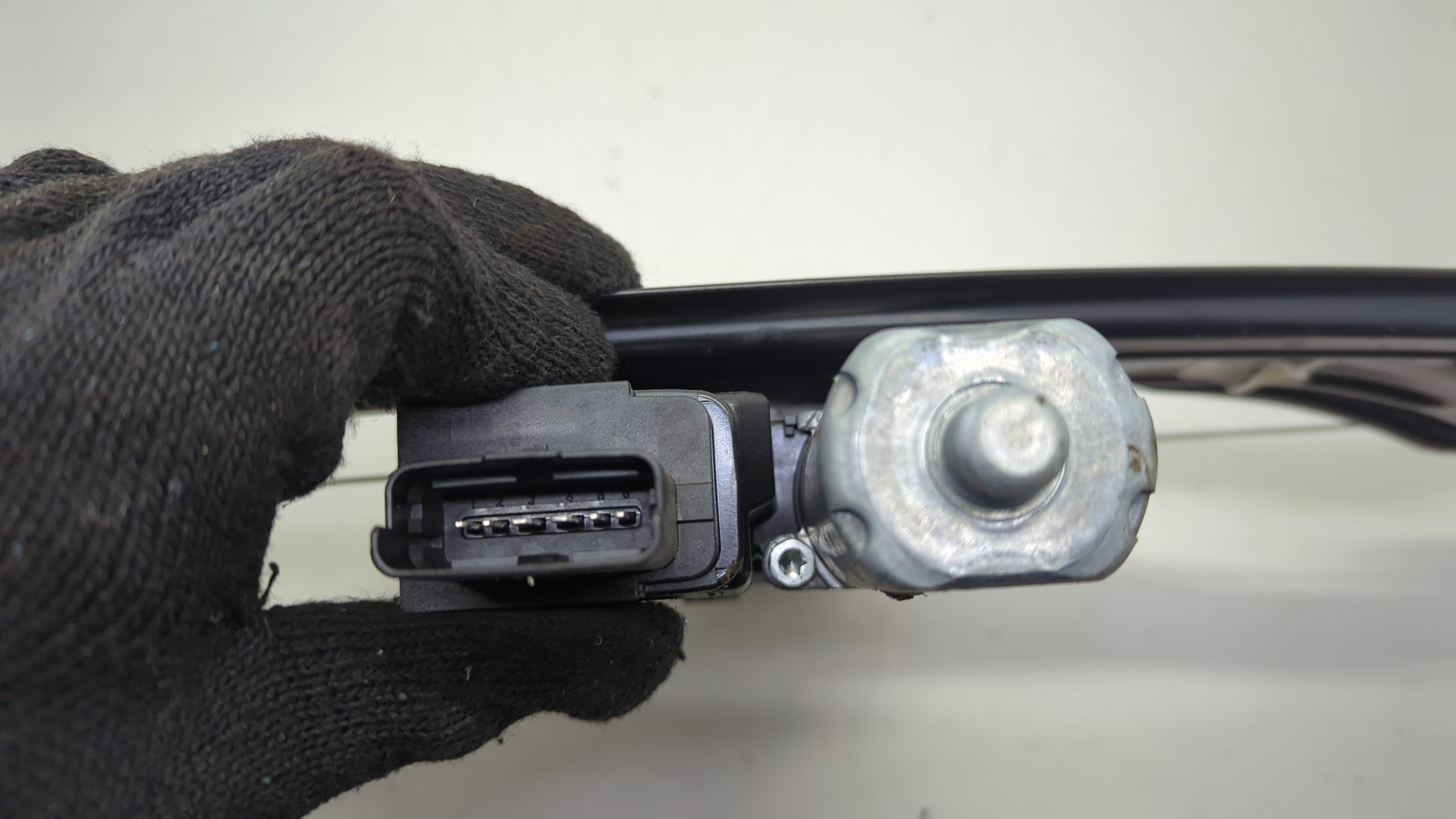 Стеклоподъемник электр. передний левый