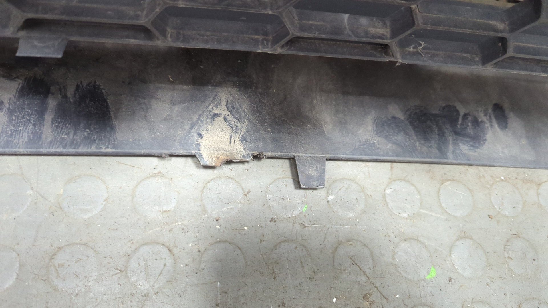 Бампер передний