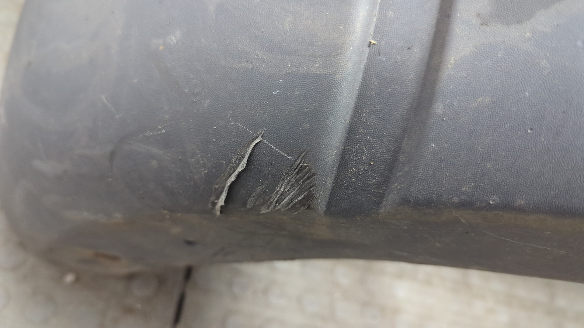 Бампер передний