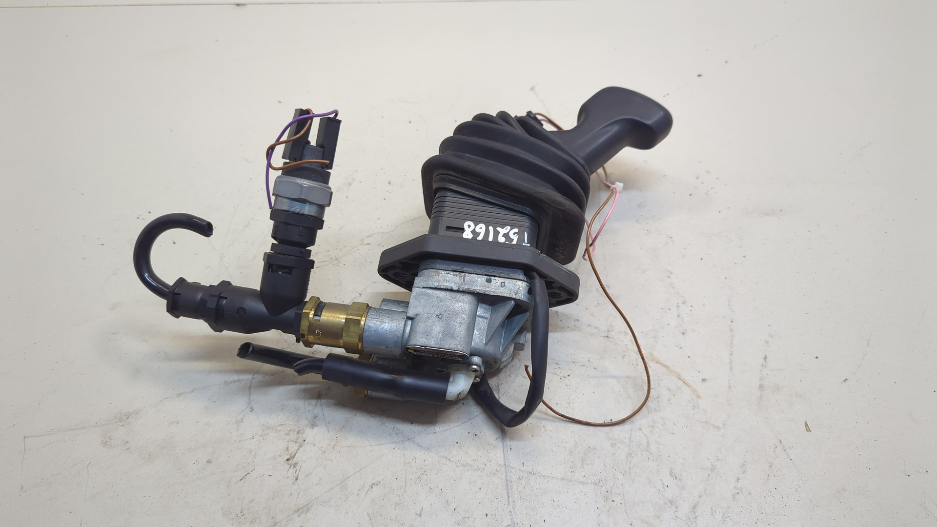 Рычаг стояночного тормоза