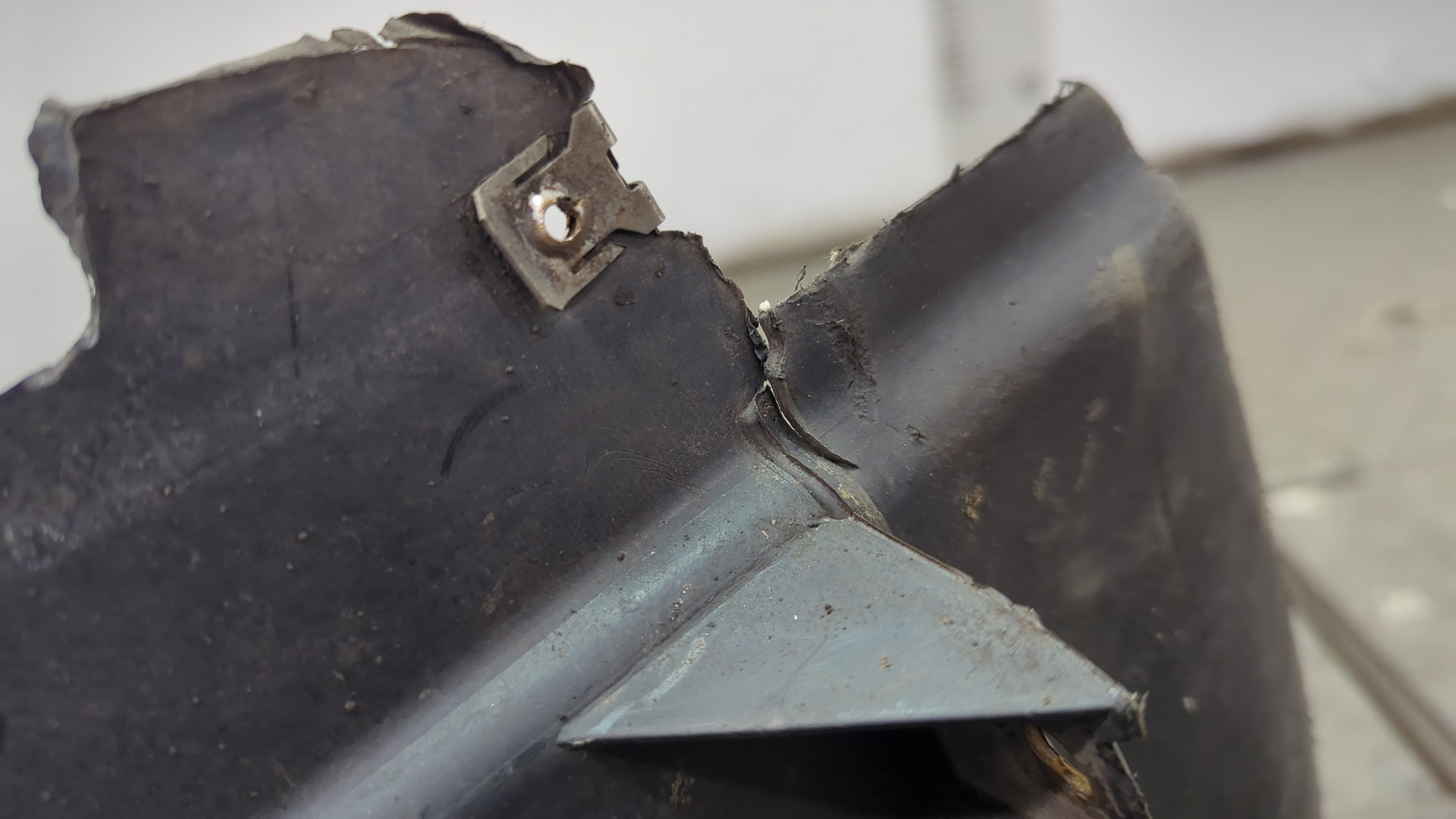 Локер передний левый