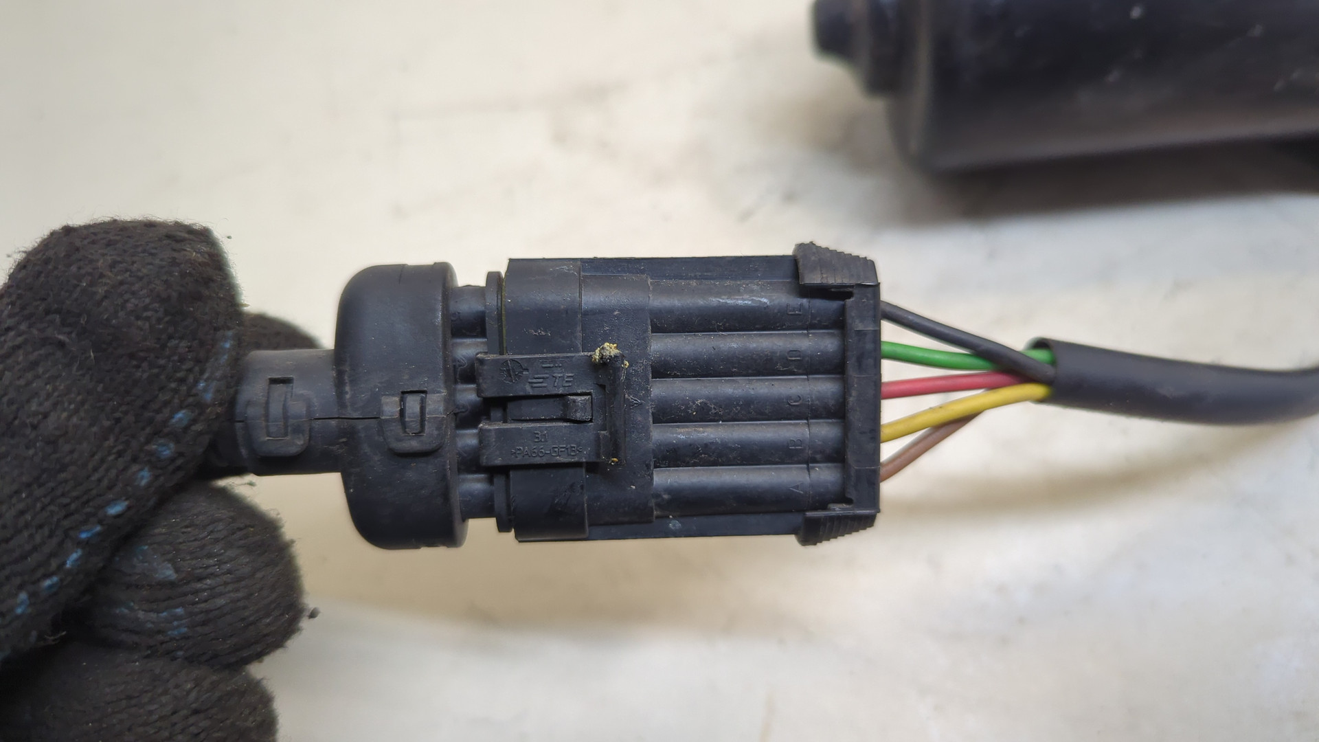 Моторчик стеклоочистителя передний