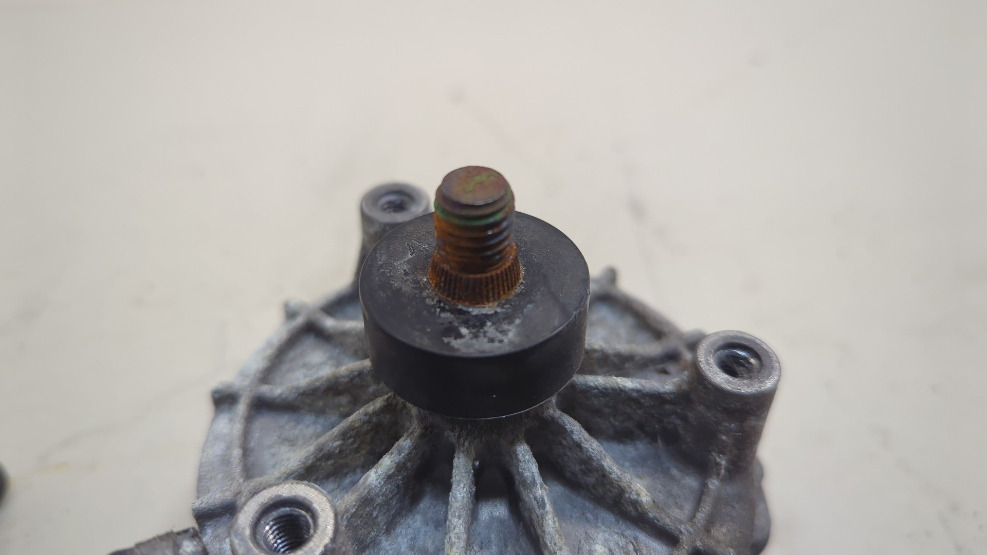 Моторчик стеклоочистителя передний