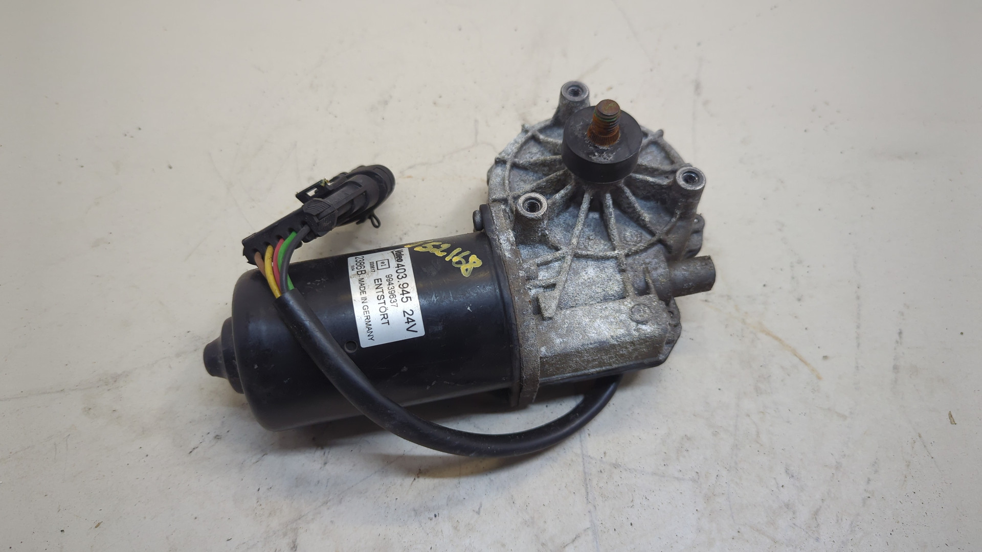 Моторчик стеклоочистителя передний