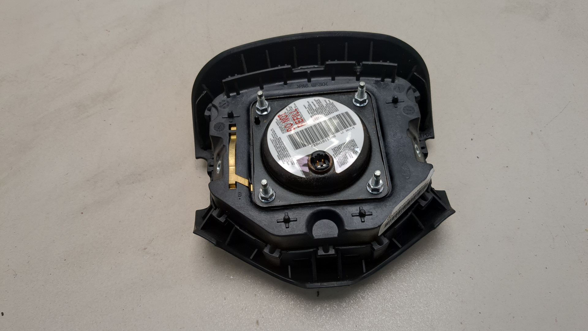 Подушка безопасности в рулевое колесо