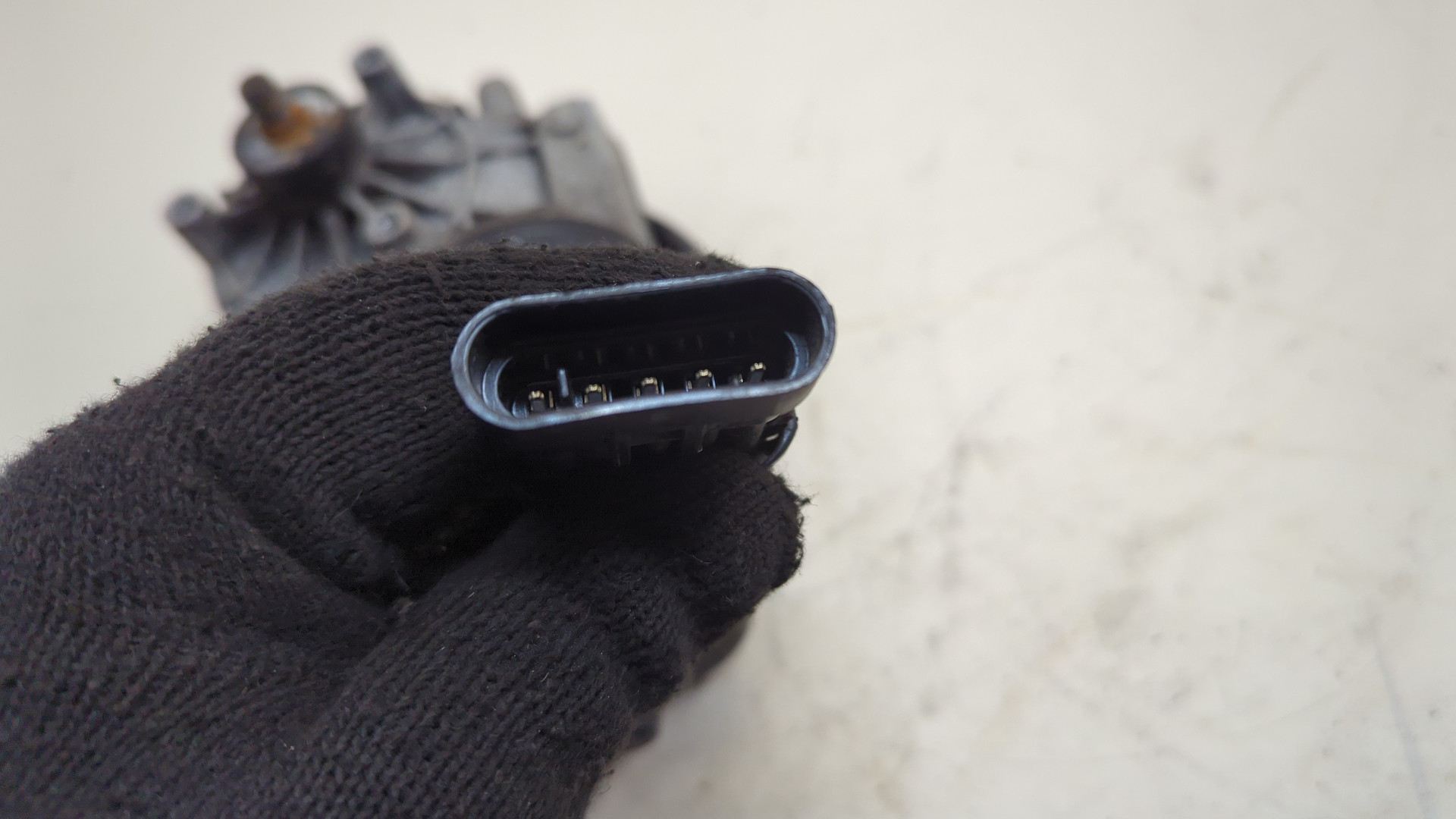 Моторчик стеклоочистителя передний