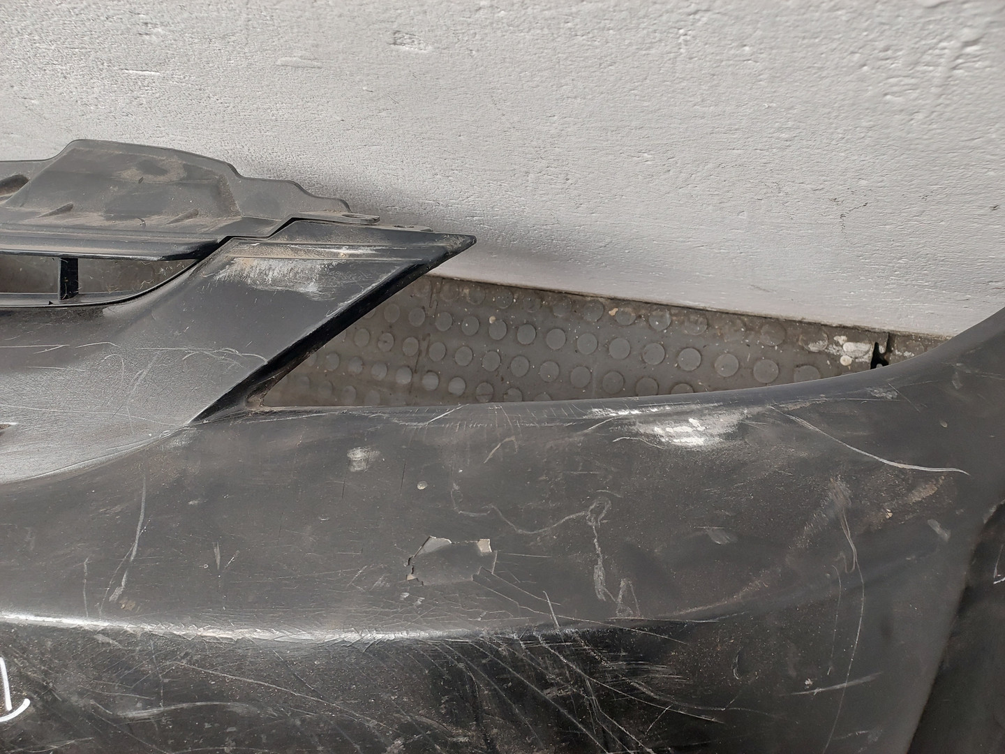 Бампер передний