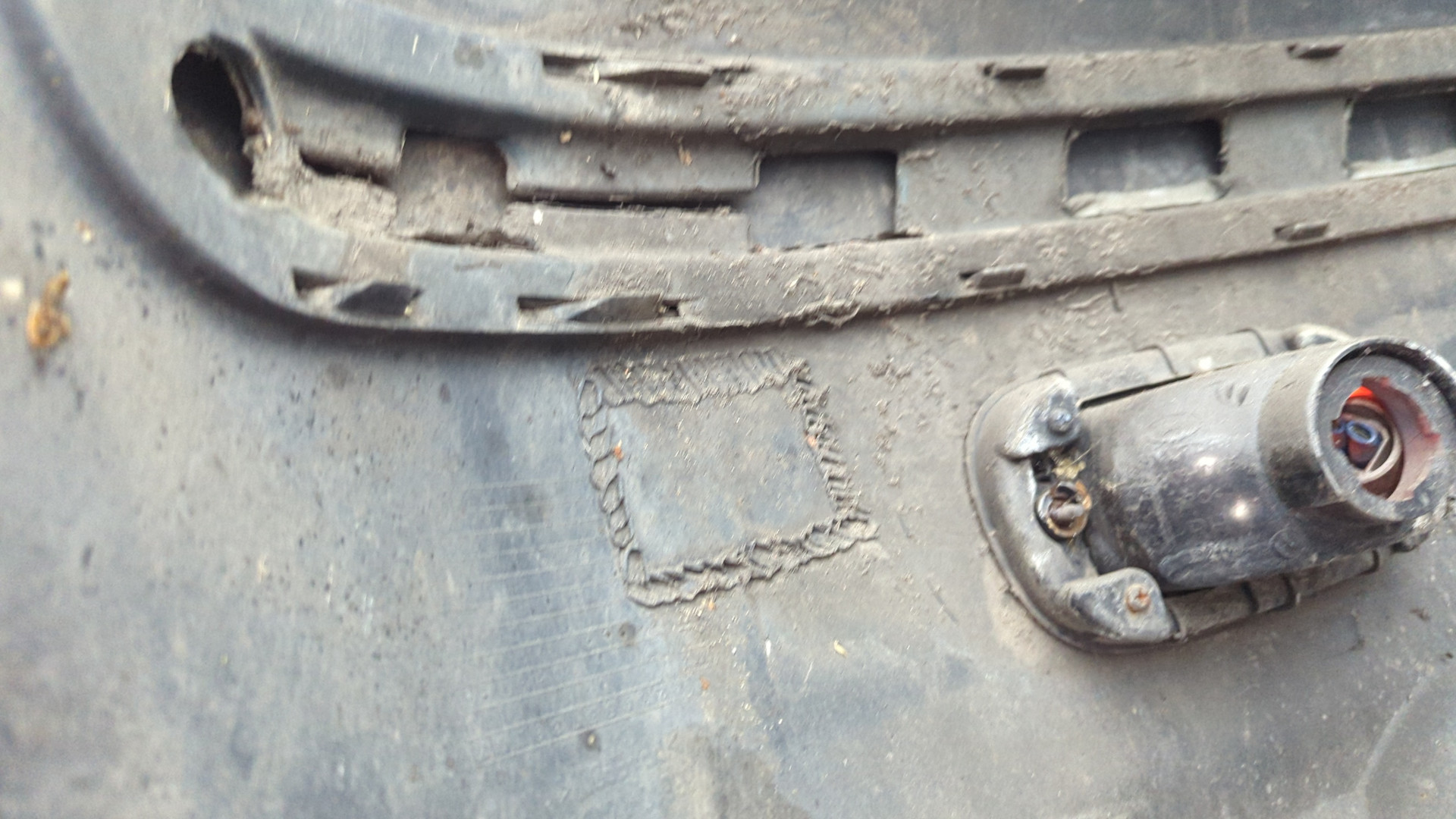 Бампер задний