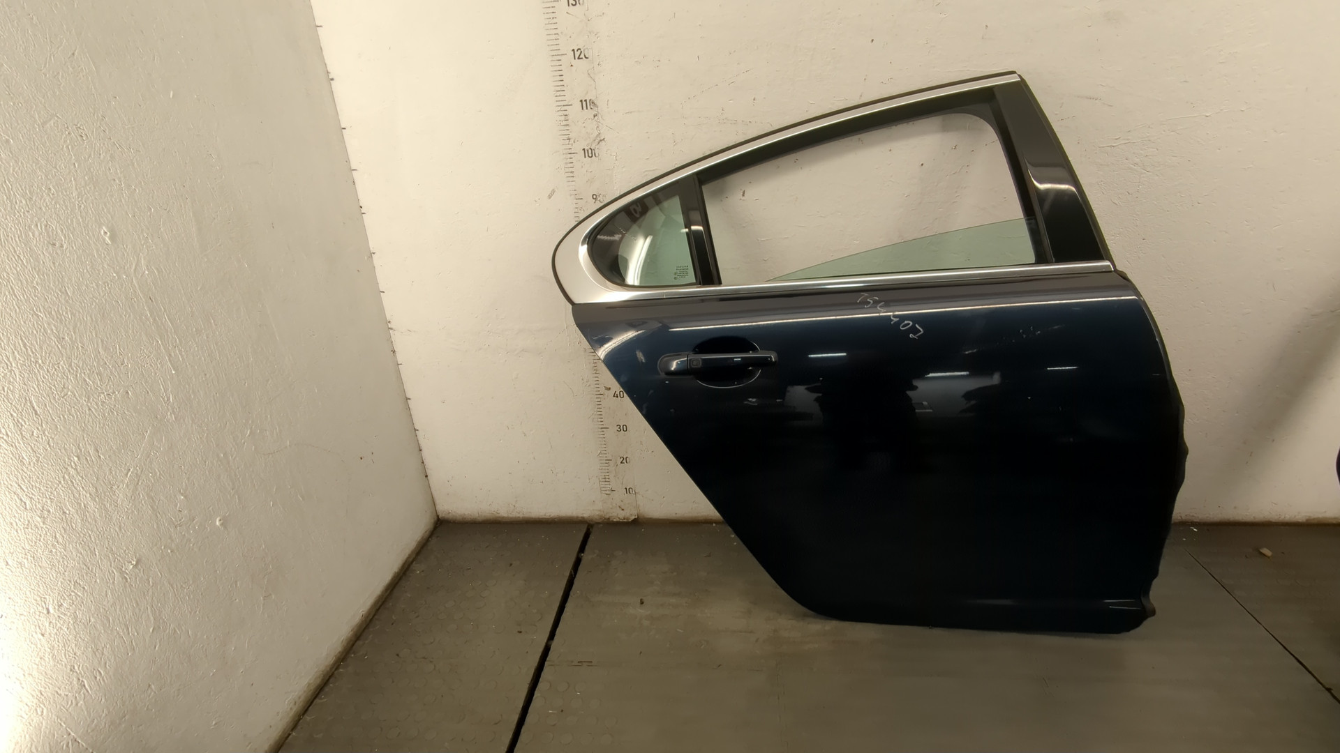 Дверь задняя правая