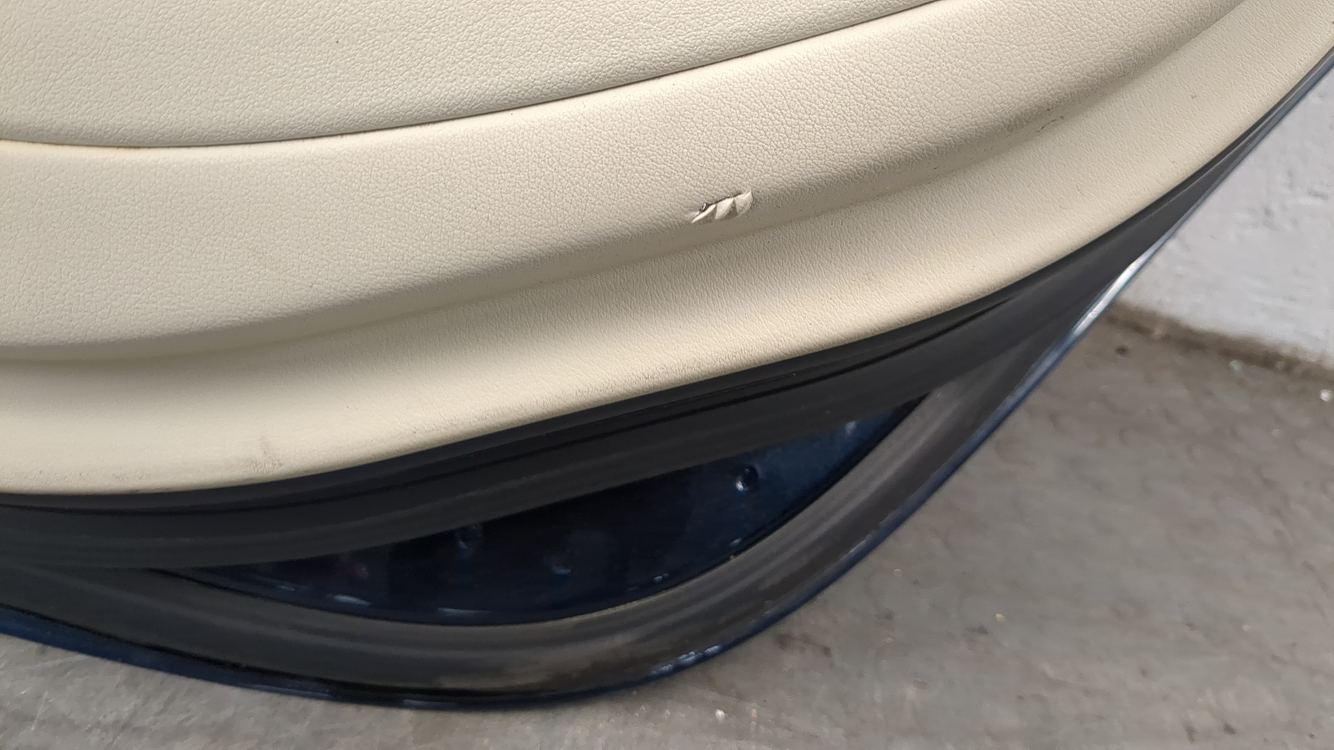 Дверь задняя правая