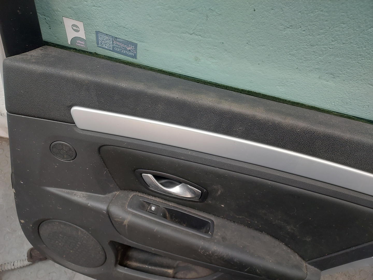 Дверь задняя правая