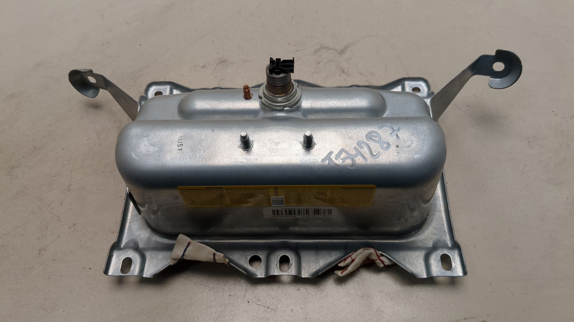 Подушка безопасности пассажирская (в торпедо)