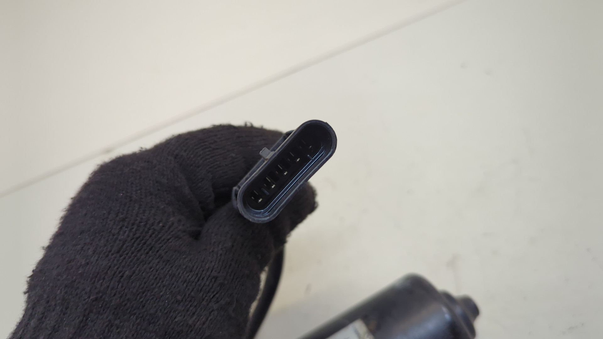 Моторчик стеклоочистителя передний