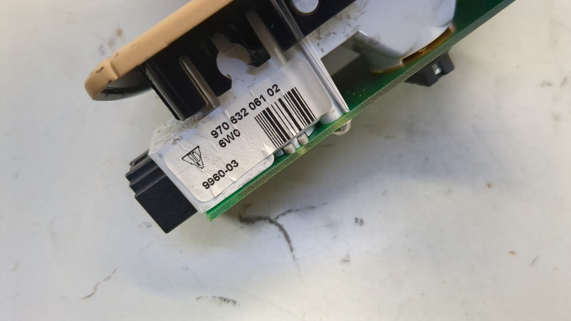 Плафон салонный