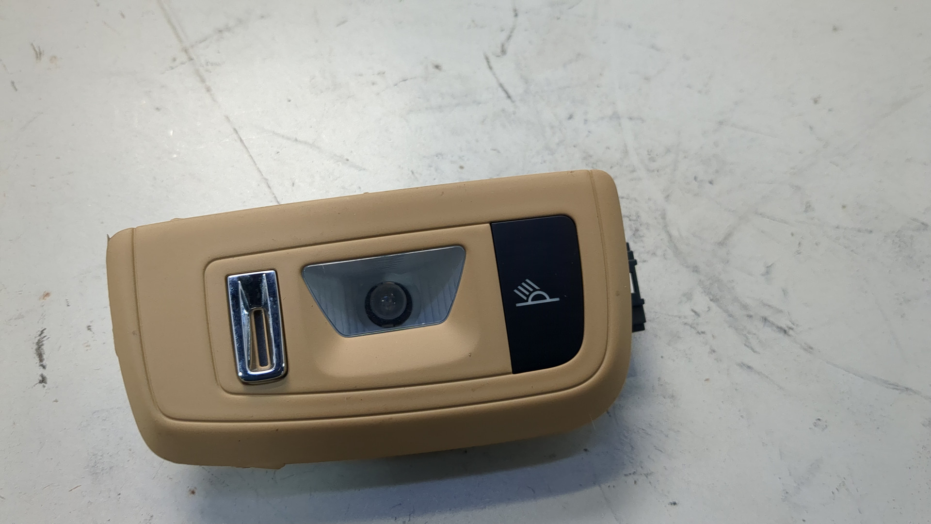 Плафон салонный