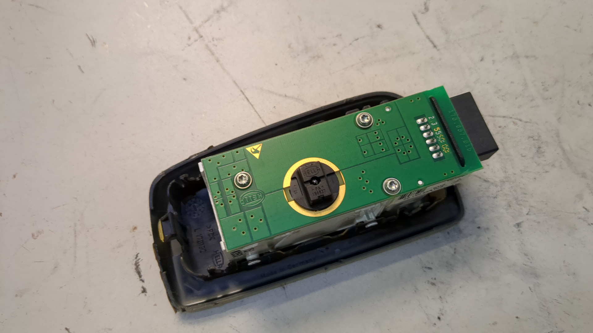 Плафон салонный